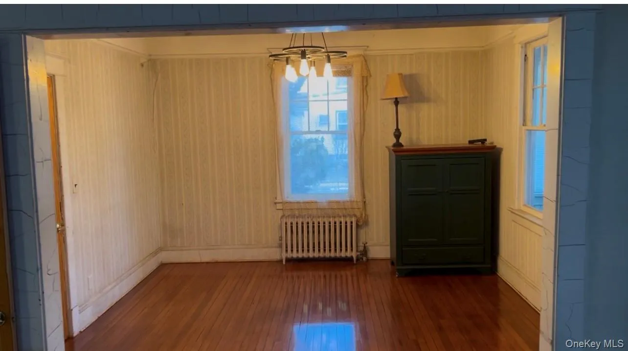 70 Staples Street, Oyster Bay, NY, 4 Bedrooms Bedrooms, 4 Rooms Rooms,1 BathroomBathrooms,Residential,For Rent,Staples,0,1013186 70 Staples Street, Oyster Bay, NY, 4 Bedrooms Bedrooms, 4 Rooms Rooms,1 BathroomBathrooms,Residential,For Rent,Staples,0,1013186