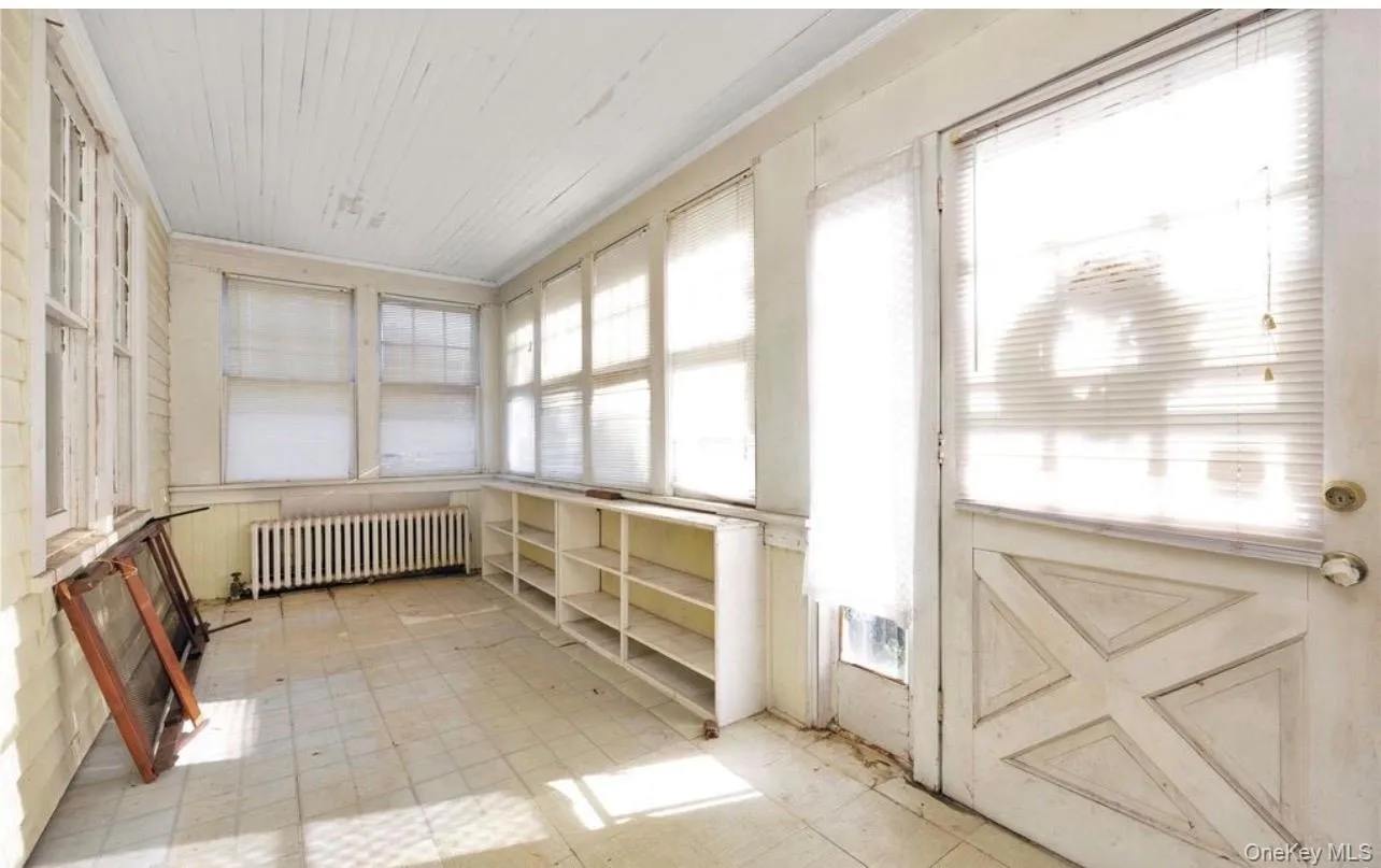 70 Staples Street, Oyster Bay, NY, 4 Bedrooms Bedrooms, 4 Rooms Rooms,1 BathroomBathrooms,Residential,For Rent,Staples,0,1013186 70 Staples Street, Oyster Bay, NY, 4 Bedrooms Bedrooms, 4 Rooms Rooms,1 BathroomBathrooms,Residential,For Rent,Staples,0,1013186