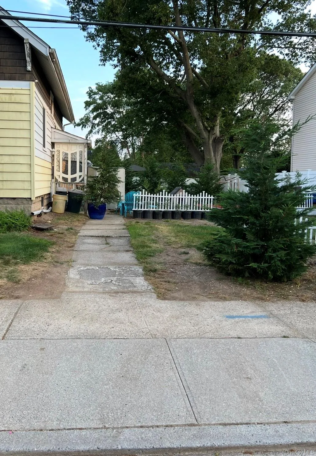 70 Staples Street, Oyster Bay, NY, 4 Bedrooms Bedrooms, 4 Rooms Rooms,1 BathroomBathrooms,Residential,For Rent,Staples,0,1013186 70 Staples Street, Oyster Bay, NY, 4 Bedrooms Bedrooms, 4 Rooms Rooms,1 BathroomBathrooms,Residential,For Rent,Staples,0,1013186