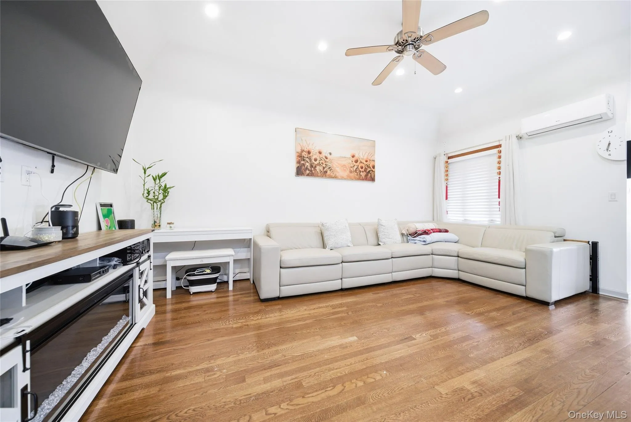 53-74 62nd Street, New York, NY, 2 Bedrooms Bedrooms, 5 Rooms Rooms,2 BathroomsBathrooms,Residential,For Rent,62nd,0,1013189 53-74 62nd Street, New York, NY, 2 Bedrooms Bedrooms, 5 Rooms Rooms,2 BathroomsBathrooms,Residential,For Rent,62nd,0,1013189