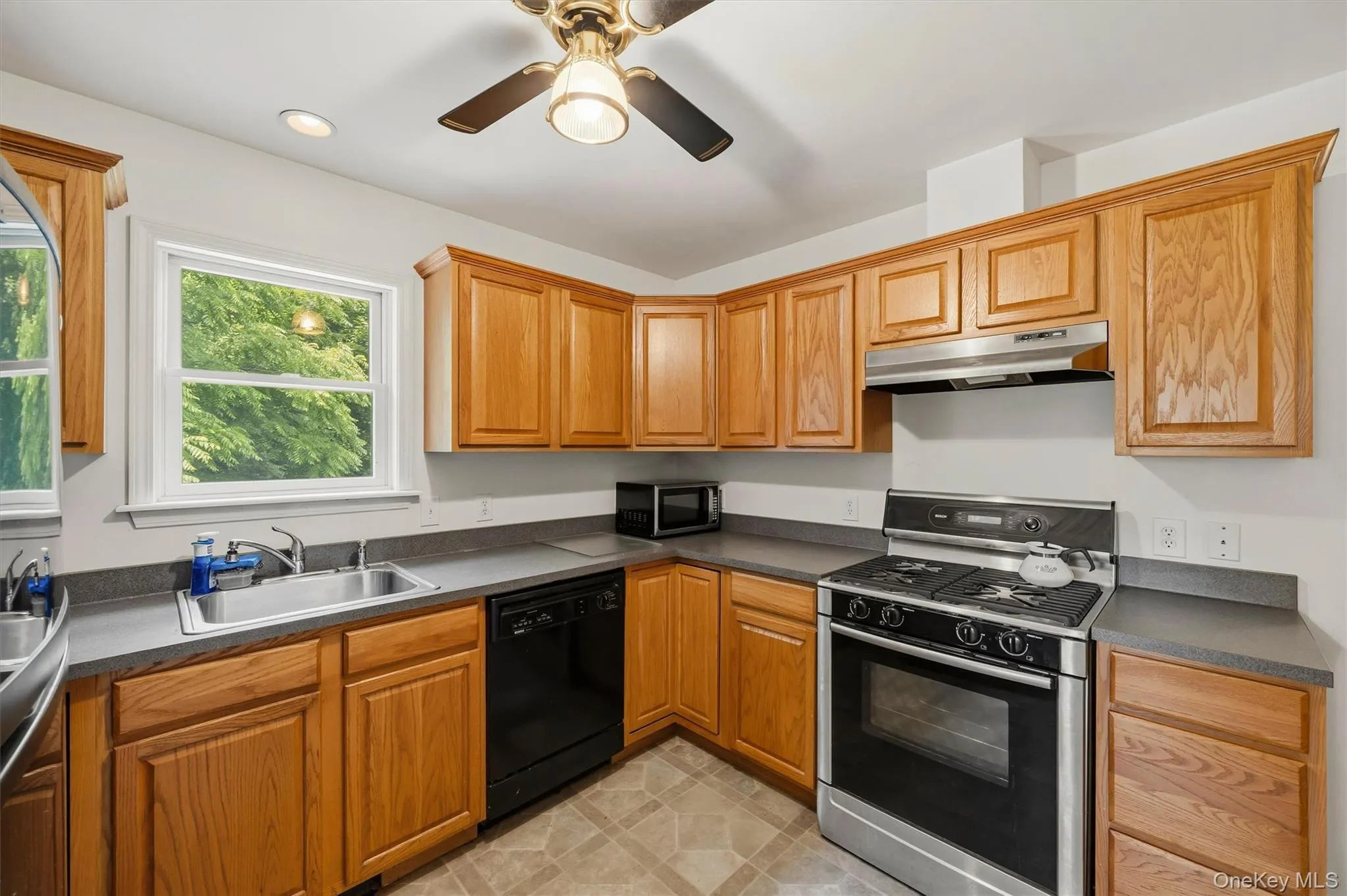 39 Overlook Road, Monroe, NY, 3 Bedrooms Bedrooms, 8 Rooms Rooms,2 BathroomsBathrooms,Residential,For Rent,Overlook,0,1013192 39 Overlook Road, Monroe, NY, 3 Bedrooms Bedrooms, 8 Rooms Rooms,2 BathroomsBathrooms,Residential,For Rent,Overlook,0,1013192
