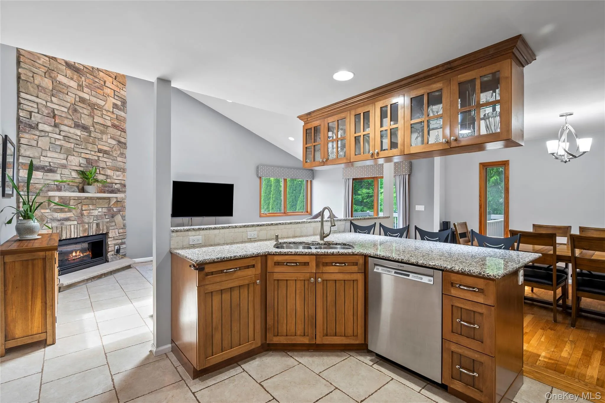 "House 1" Kitchen with Custom Cabinetry "House 1" Kitchen with Custom Cabinetry