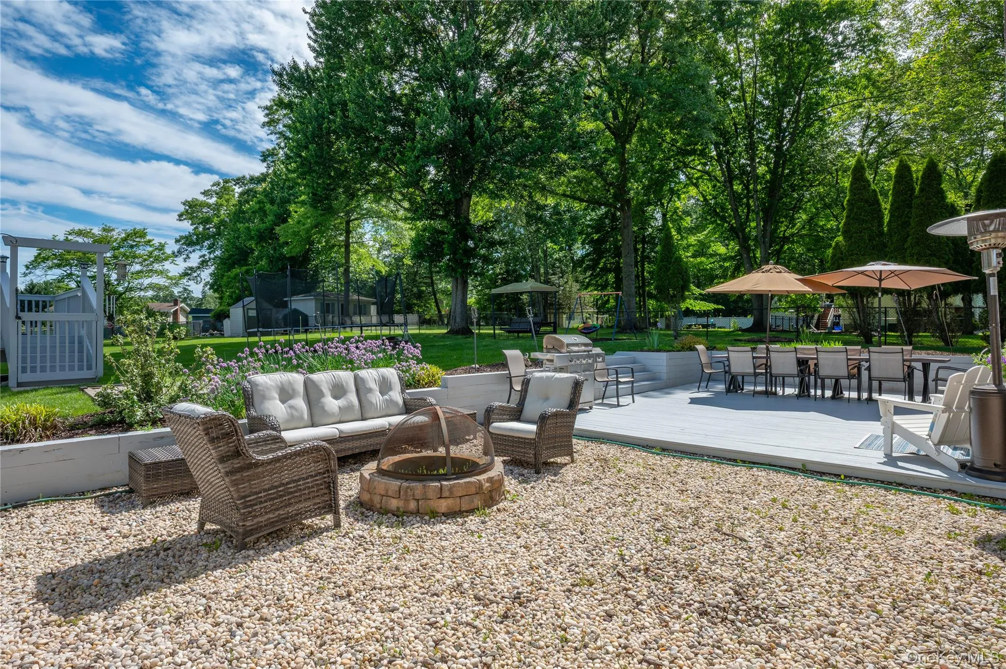 Additional Outdoor Entertainment Space Additional Outdoor Entertainment Space