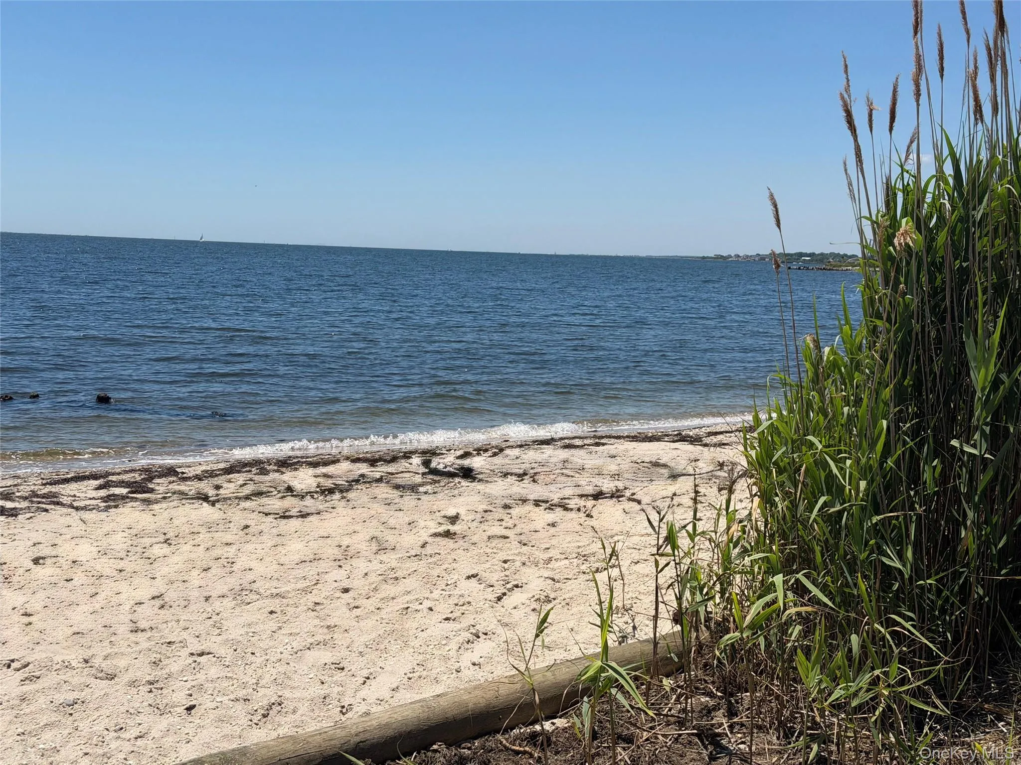 Private beach on the Great South Bay, for association members only. Private beach on the Great South Bay, for association members only.