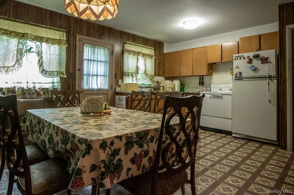 810 Ulster Heights Road, Wawarsing, NY, 3 Bedrooms Bedrooms, 5 Rooms Rooms,1 BathroomBathrooms,Residential,For Rent,Ulster Heights,0,1013209 810 Ulster Heights Road, Wawarsing, NY, 3 Bedrooms Bedrooms, 5 Rooms Rooms,1 BathroomBathrooms,Residential,For Rent,Ulster Heights,0,1013209