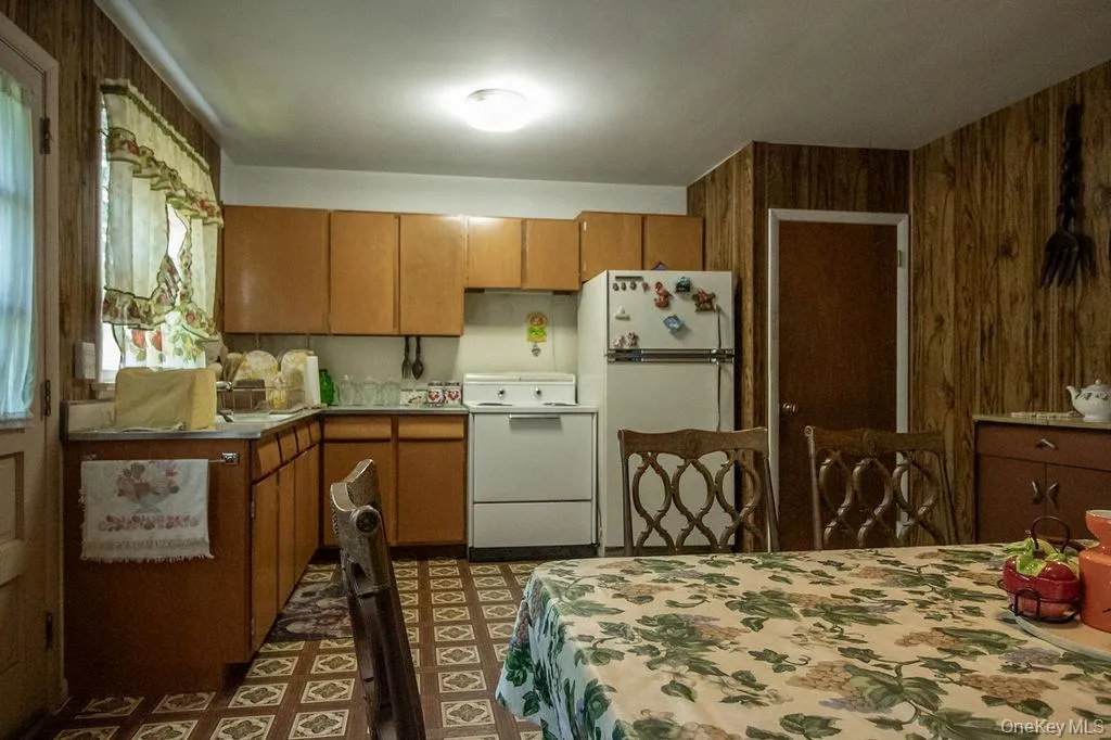 810 Ulster Heights Road, Wawarsing, NY, 3 Bedrooms Bedrooms, 5 Rooms Rooms,1 BathroomBathrooms,Residential,For Rent,Ulster Heights,0,1013209 810 Ulster Heights Road, Wawarsing, NY, 3 Bedrooms Bedrooms, 5 Rooms Rooms,1 BathroomBathrooms,Residential,For Rent,Ulster Heights,0,1013209