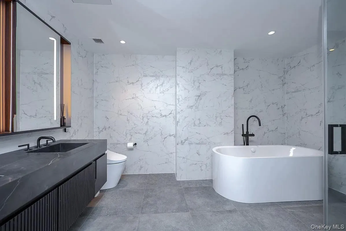 133-36 37th Avenue, New York, NY, 3 Bedrooms Bedrooms, 7 Rooms Rooms,2 BathroomsBathrooms,Residential Lease,For Rent,37th,0,1013219 133-36 37th Avenue, New York, NY, 3 Bedrooms Bedrooms, 7 Rooms Rooms,2 BathroomsBathrooms,Residential Lease,For Rent,37th,0,1013219