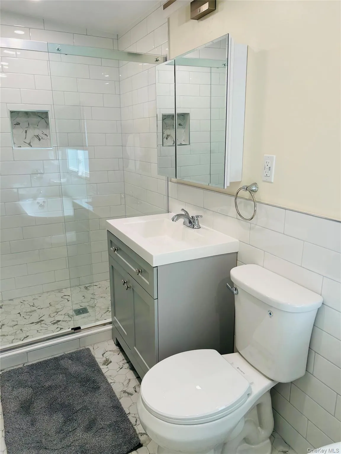 46 Totten Place, Babylon, NY, 2 Bedrooms Bedrooms, 5 Rooms Rooms,1 BathroomBathrooms,Residential Lease,For Rent,Totten,0,1013222 46 Totten Place, Babylon, NY, 2 Bedrooms Bedrooms, 5 Rooms Rooms,1 BathroomBathrooms,Residential Lease,For Rent,Totten,0,1013222