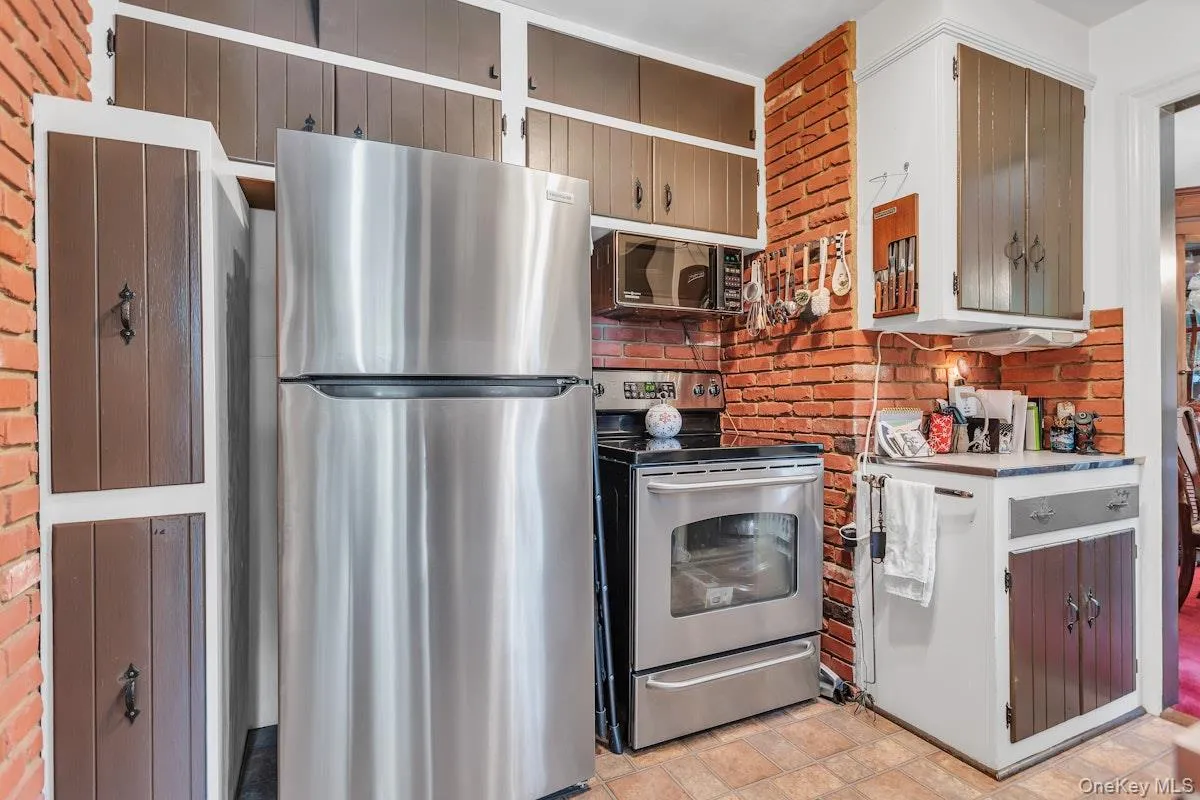 110 Connecticut Avenue, Hempstead, NY, 4 Bedrooms Bedrooms, 7 Rooms Rooms,1 BathroomBathrooms,Residential,For Rent,Connecticut,0,1013223 110 Connecticut Avenue, Hempstead, NY, 4 Bedrooms Bedrooms, 7 Rooms Rooms,1 BathroomBathrooms,Residential,For Rent,Connecticut,0,1013223