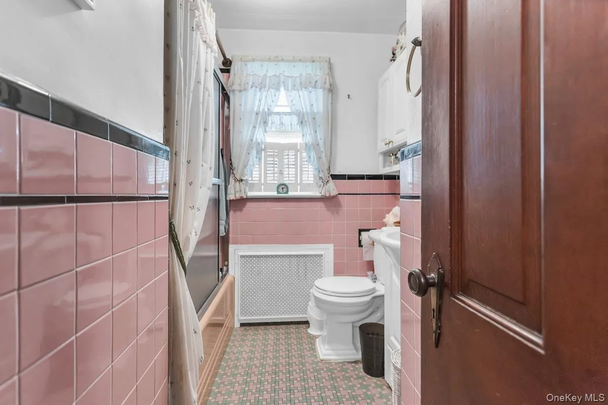 Main level Full Bath Main level Full Bath