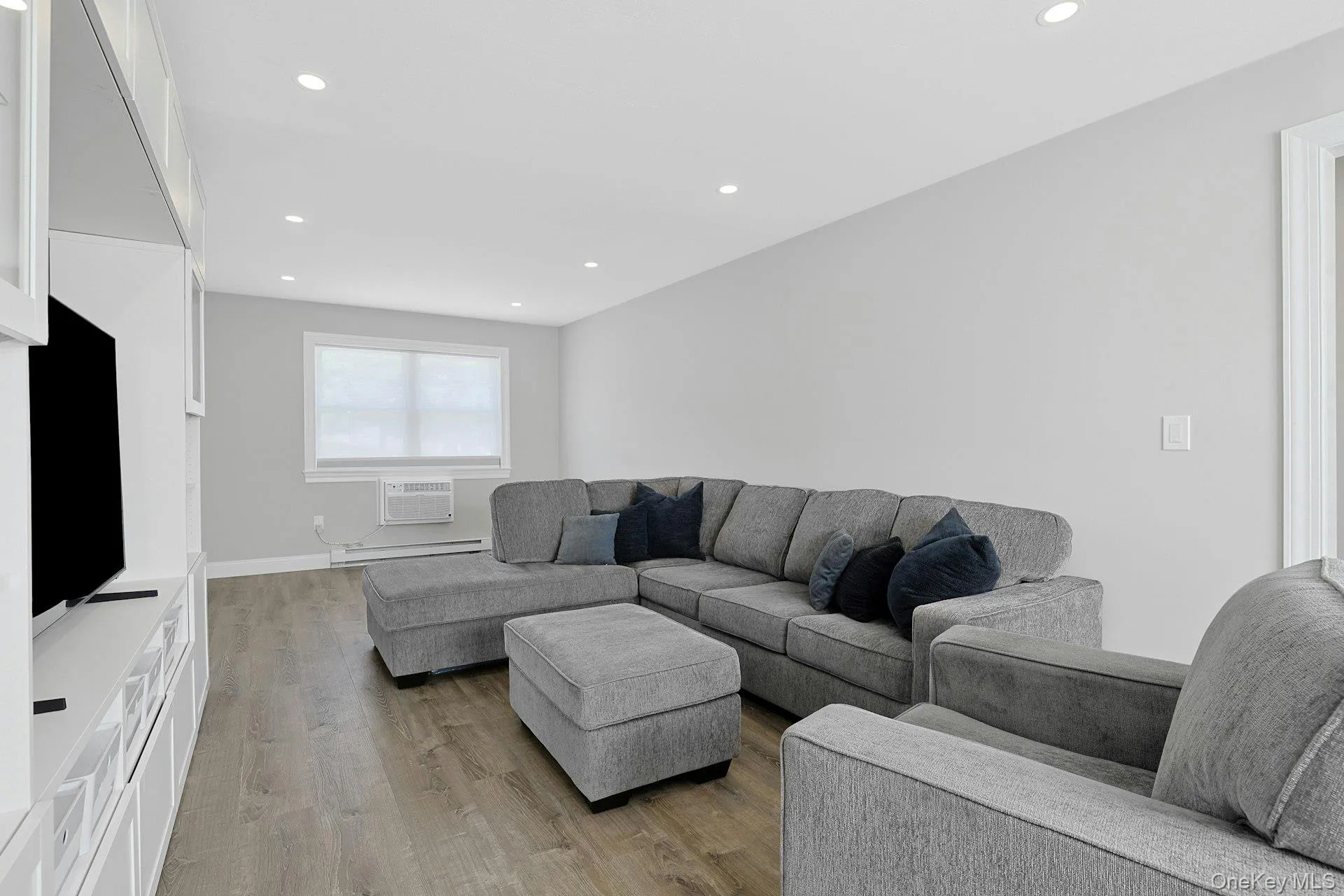 6 Crescent Drive, Haverstraw, NY, 1 Bedroom Bedrooms, 4 Rooms Rooms,1 BathroomBathrooms,Residential,For Rent,Crescent,0,1013225 6 Crescent Drive, Haverstraw, NY, 1 Bedroom Bedrooms, 4 Rooms Rooms,1 BathroomBathrooms,Residential,For Rent,Crescent,0,1013225