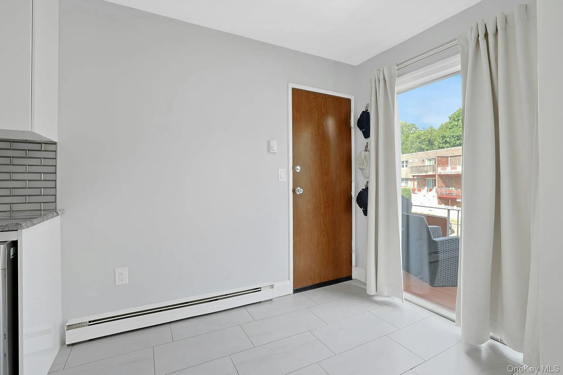 6 Crescent Drive, Haverstraw, NY, 1 Bedroom Bedrooms, 4 Rooms Rooms,1 BathroomBathrooms,Residential,For Rent,Crescent,0,1013225 6 Crescent Drive, Haverstraw, NY, 1 Bedroom Bedrooms, 4 Rooms Rooms,1 BathroomBathrooms,Residential,For Rent,Crescent,0,1013225