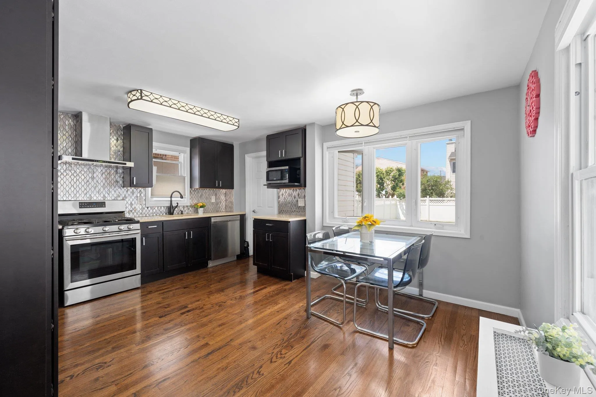 116 Sigsbee Avenue, North Hempstead, NY, 2 Bedrooms Bedrooms, 5 Rooms Rooms,1 BathroomBathrooms,Residential,For Rent,Sigsbee,0,KEY1013229 116 Sigsbee Avenue, North Hempstead, NY, 2 Bedrooms Bedrooms, 5 Rooms Rooms,1 BathroomBathrooms,Residential,For Rent,Sigsbee,0,KEY1013229