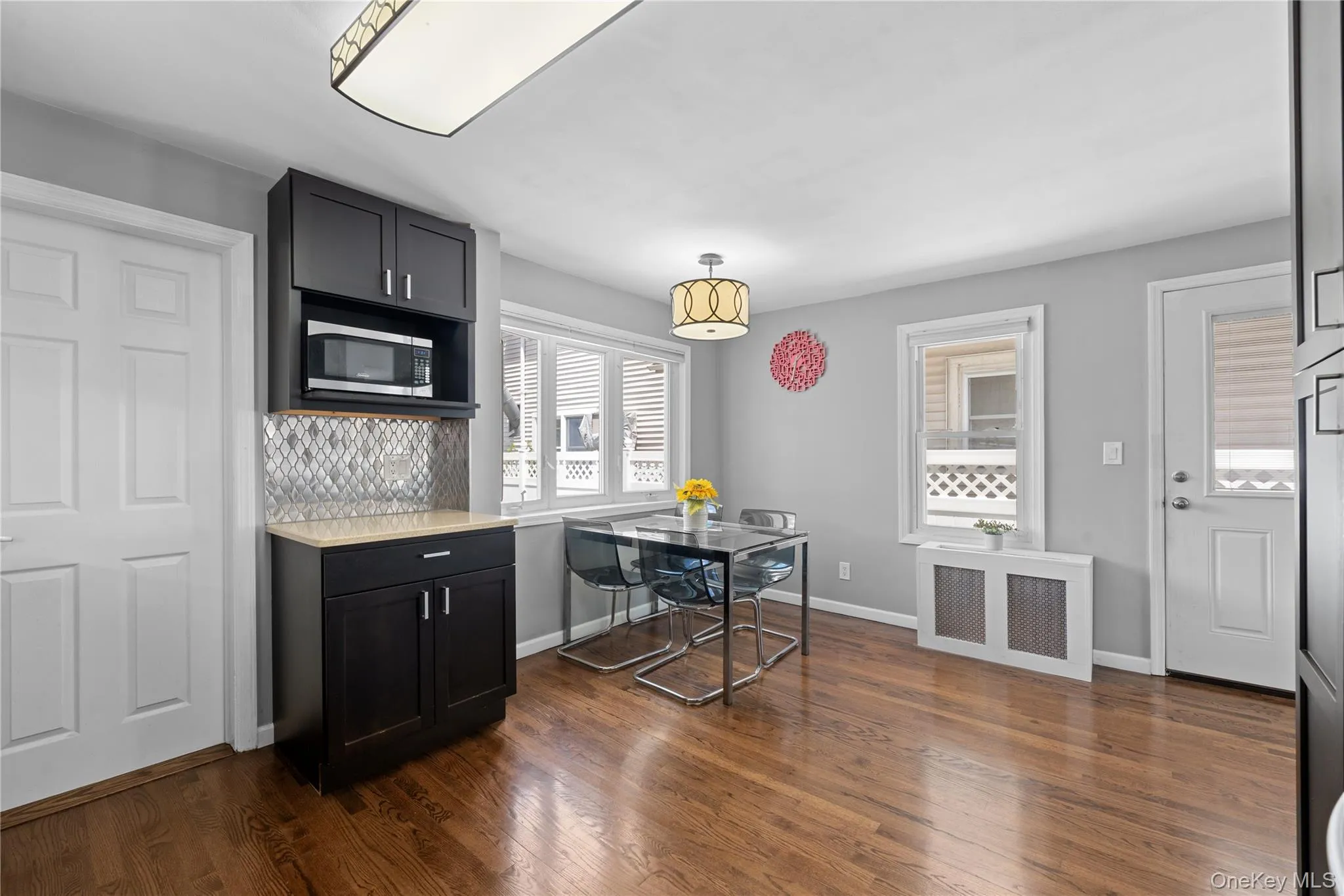 116 Sigsbee Avenue, North Hempstead, NY, 2 Bedrooms Bedrooms, 5 Rooms Rooms,1 BathroomBathrooms,Residential,For Rent,Sigsbee,0,KEY1013229 116 Sigsbee Avenue, North Hempstead, NY, 2 Bedrooms Bedrooms, 5 Rooms Rooms,1 BathroomBathrooms,Residential,For Rent,Sigsbee,0,KEY1013229