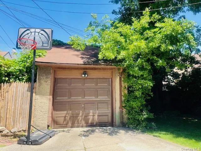 11515 Babbage Street, New York, NY, 3 Bedrooms Bedrooms, 7 Rooms Rooms,2 BathroomsBathrooms,Residential,For Rent,Babbage,0,1013230 11515 Babbage Street, New York, NY, 3 Bedrooms Bedrooms, 7 Rooms Rooms,2 BathroomsBathrooms,Residential,For Rent,Babbage,0,1013230