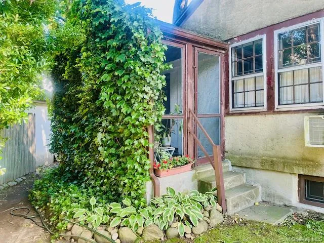 11515 Babbage Street, New York, NY, 3 Bedrooms Bedrooms, 7 Rooms Rooms,2 BathroomsBathrooms,Residential,For Rent,Babbage,0,1013230 11515 Babbage Street, New York, NY, 3 Bedrooms Bedrooms, 7 Rooms Rooms,2 BathroomsBathrooms,Residential,For Rent,Babbage,0,1013230