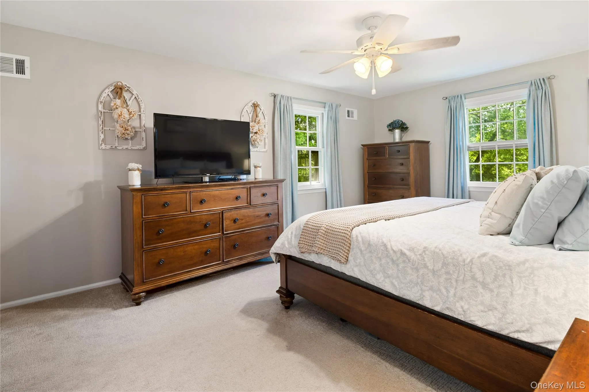14 Briarwood Lane, Mount Pleasant, NY, 4 Bedrooms Bedrooms, 8 Rooms Rooms,2 BathroomsBathrooms,Residential,For Rent,Briarwood,0,KEY1013231 14 Briarwood Lane, Mount Pleasant, NY, 4 Bedrooms Bedrooms, 8 Rooms Rooms,2 BathroomsBathrooms,Residential,For Rent,Briarwood,0,KEY1013231