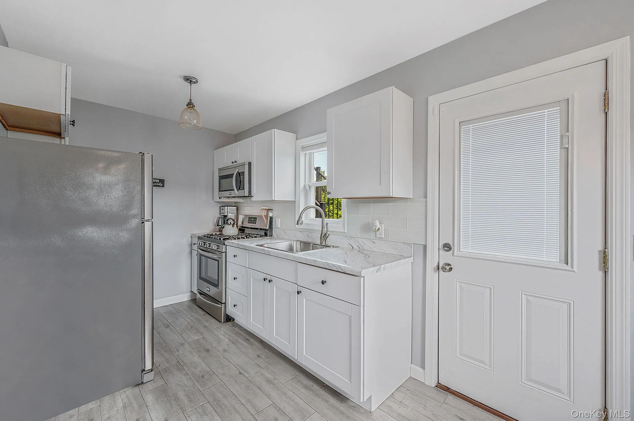 25 Seacrest Avenue, Babylon, NY, 4 Bedrooms Bedrooms, 8 Rooms Rooms,2 BathroomsBathrooms,Residential,For Rent,Seacrest,0,1013233 25 Seacrest Avenue, Babylon, NY, 4 Bedrooms Bedrooms, 8 Rooms Rooms,2 BathroomsBathrooms,Residential,For Rent,Seacrest,0,1013233