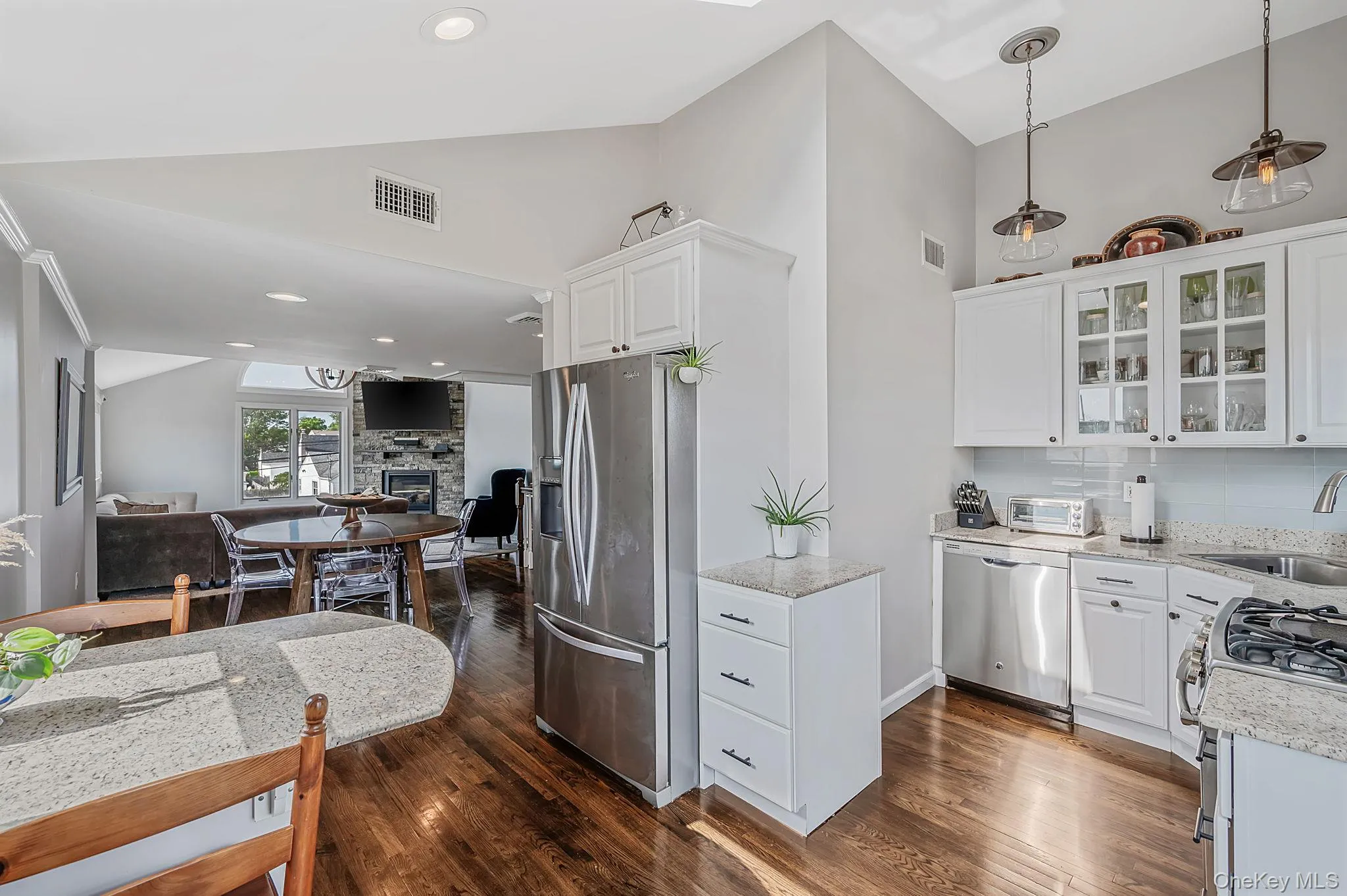 25 Seacrest Avenue, Babylon, NY, 4 Bedrooms Bedrooms, 8 Rooms Rooms,2 BathroomsBathrooms,Residential,For Rent,Seacrest,0,1013233 25 Seacrest Avenue, Babylon, NY, 4 Bedrooms Bedrooms, 8 Rooms Rooms,2 BathroomsBathrooms,Residential,For Rent,Seacrest,0,1013233