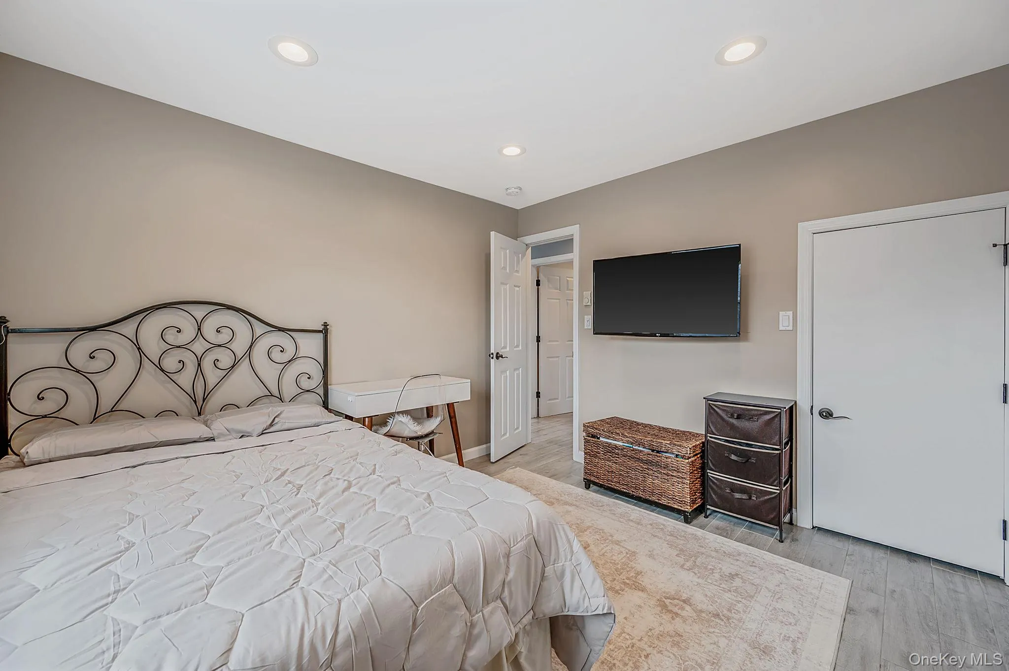 25 Seacrest Avenue, Babylon, NY, 4 Bedrooms Bedrooms, 8 Rooms Rooms,2 BathroomsBathrooms,Residential,For Rent,Seacrest,0,1013233 25 Seacrest Avenue, Babylon, NY, 4 Bedrooms Bedrooms, 8 Rooms Rooms,2 BathroomsBathrooms,Residential,For Rent,Seacrest,0,1013233