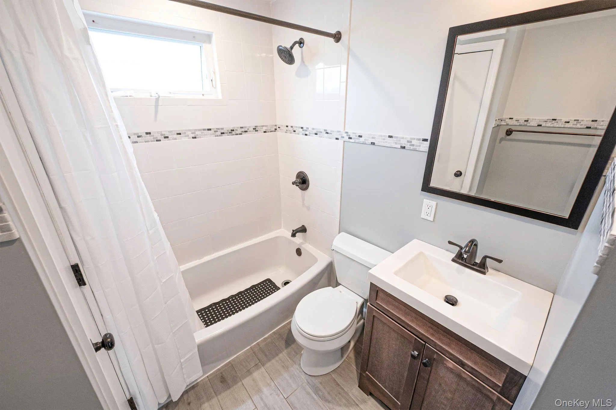 25 Seacrest Avenue, Babylon, NY, 4 Bedrooms Bedrooms, 8 Rooms Rooms,2 BathroomsBathrooms,Residential,For Rent,Seacrest,0,1013233 25 Seacrest Avenue, Babylon, NY, 4 Bedrooms Bedrooms, 8 Rooms Rooms,2 BathroomsBathrooms,Residential,For Rent,Seacrest,0,1013233