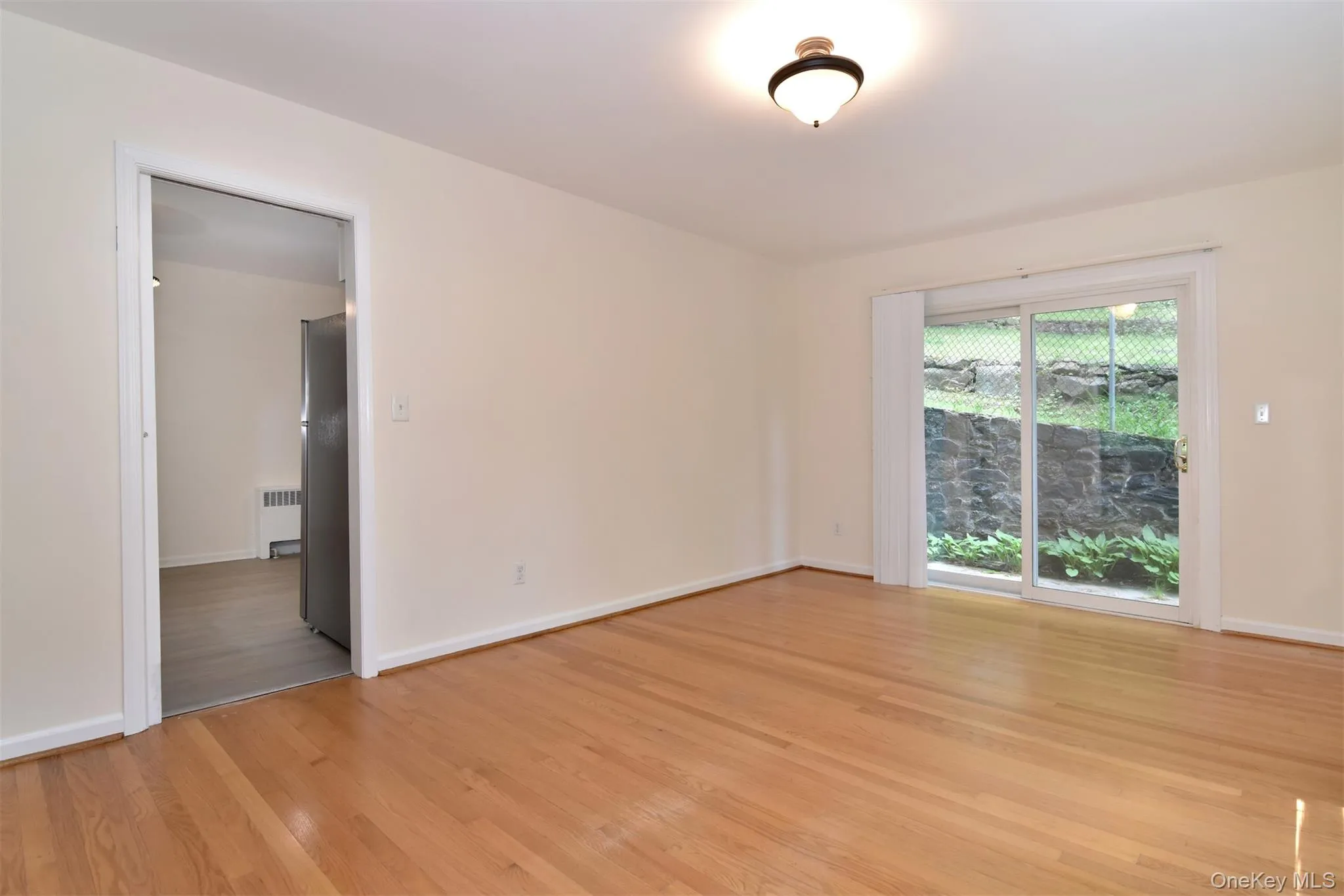 Dining Room into EIK. Dining Room into EIK.