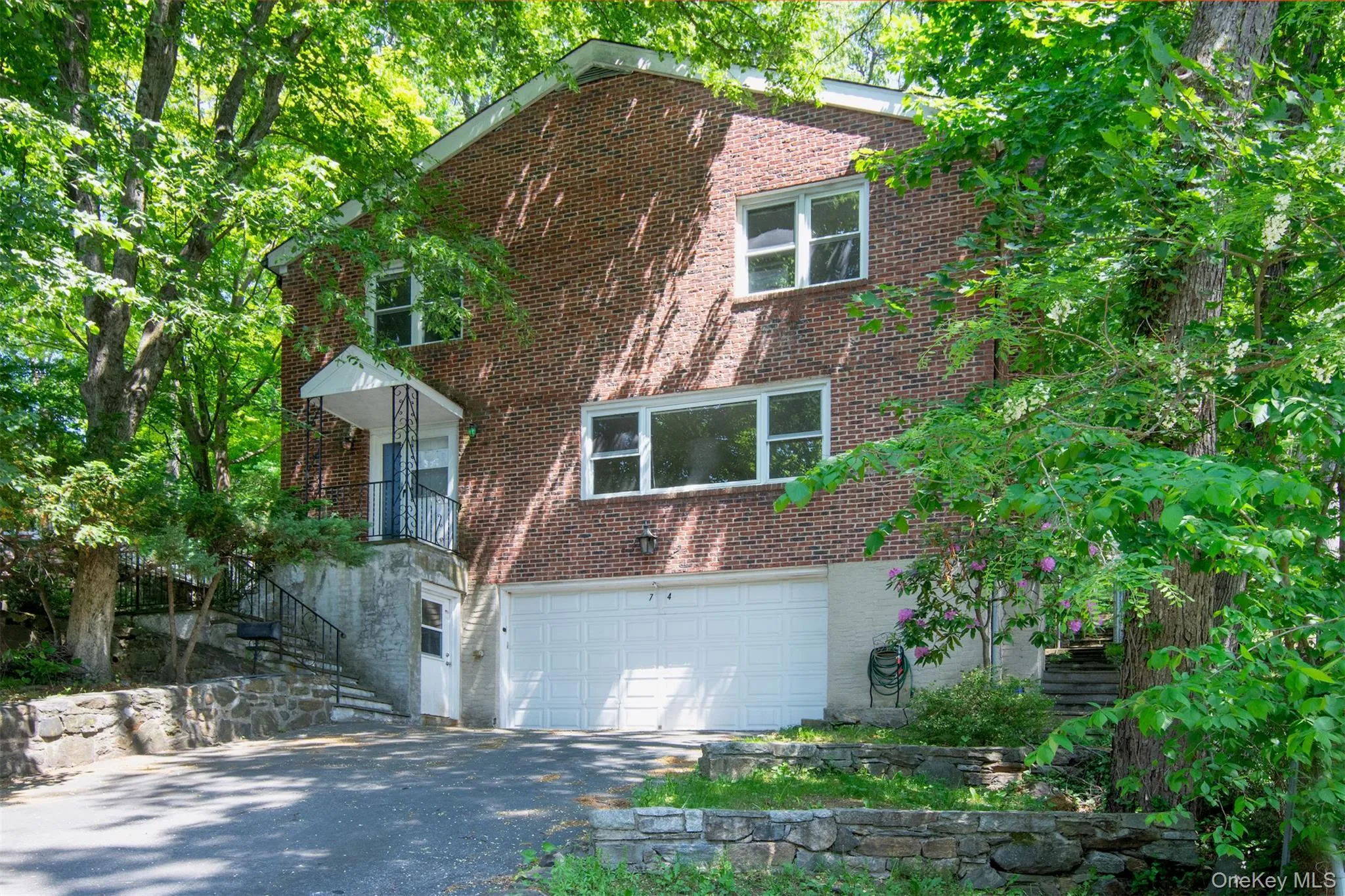 Generously-sized home, with oversized 2-car garage and multi-car driveway. Generously-sized home, with oversized 2-car garage and multi-car driveway.