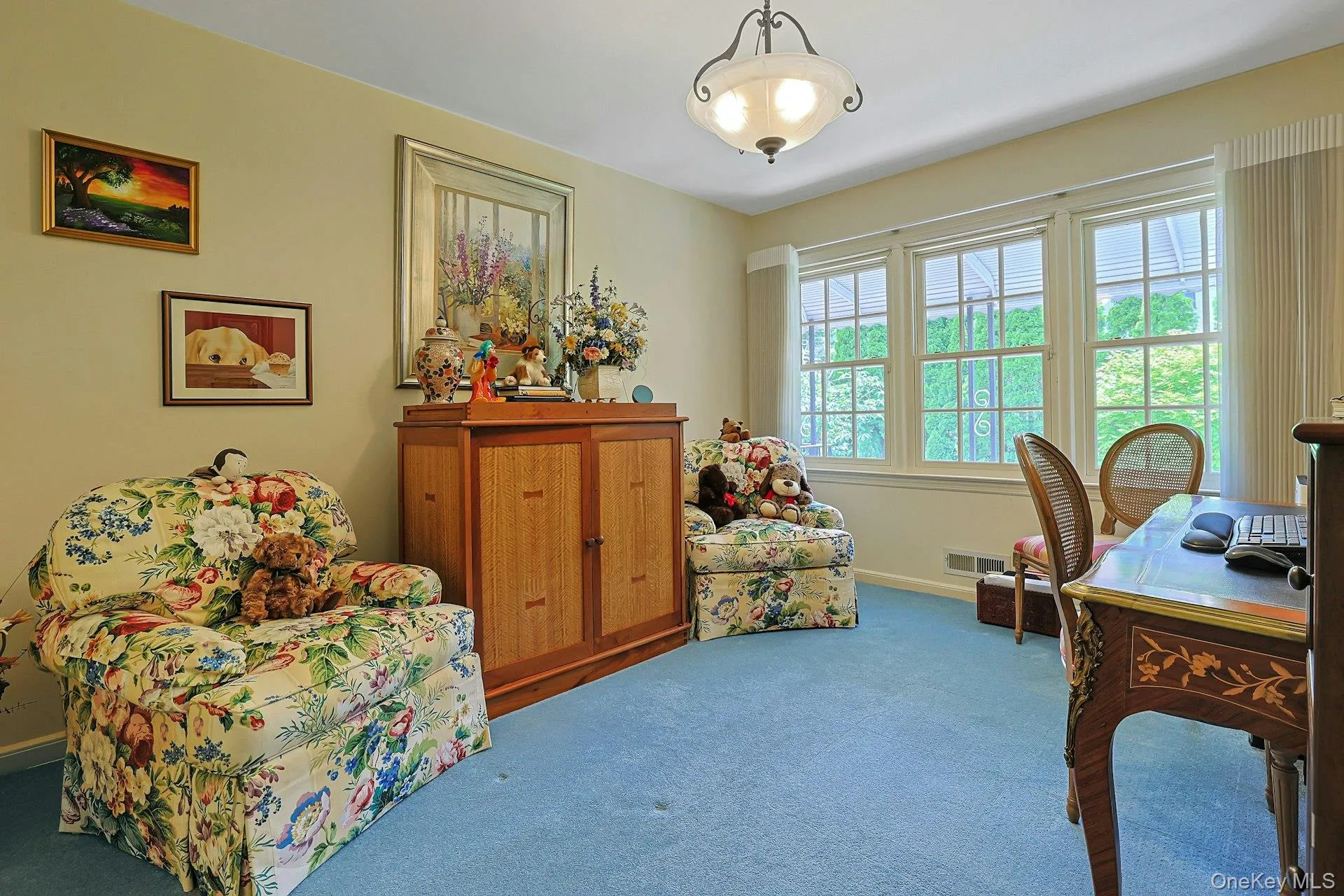 2nd Bedroom with wonderful natural light 2nd Bedroom with wonderful natural light