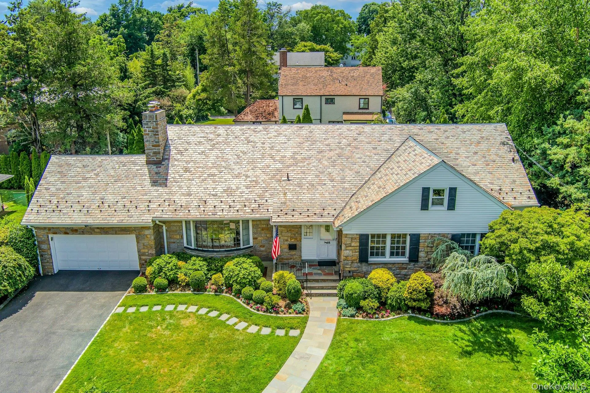 Immaculate 100 year Vermont slate roof Immaculate 100 year Vermont slate roof