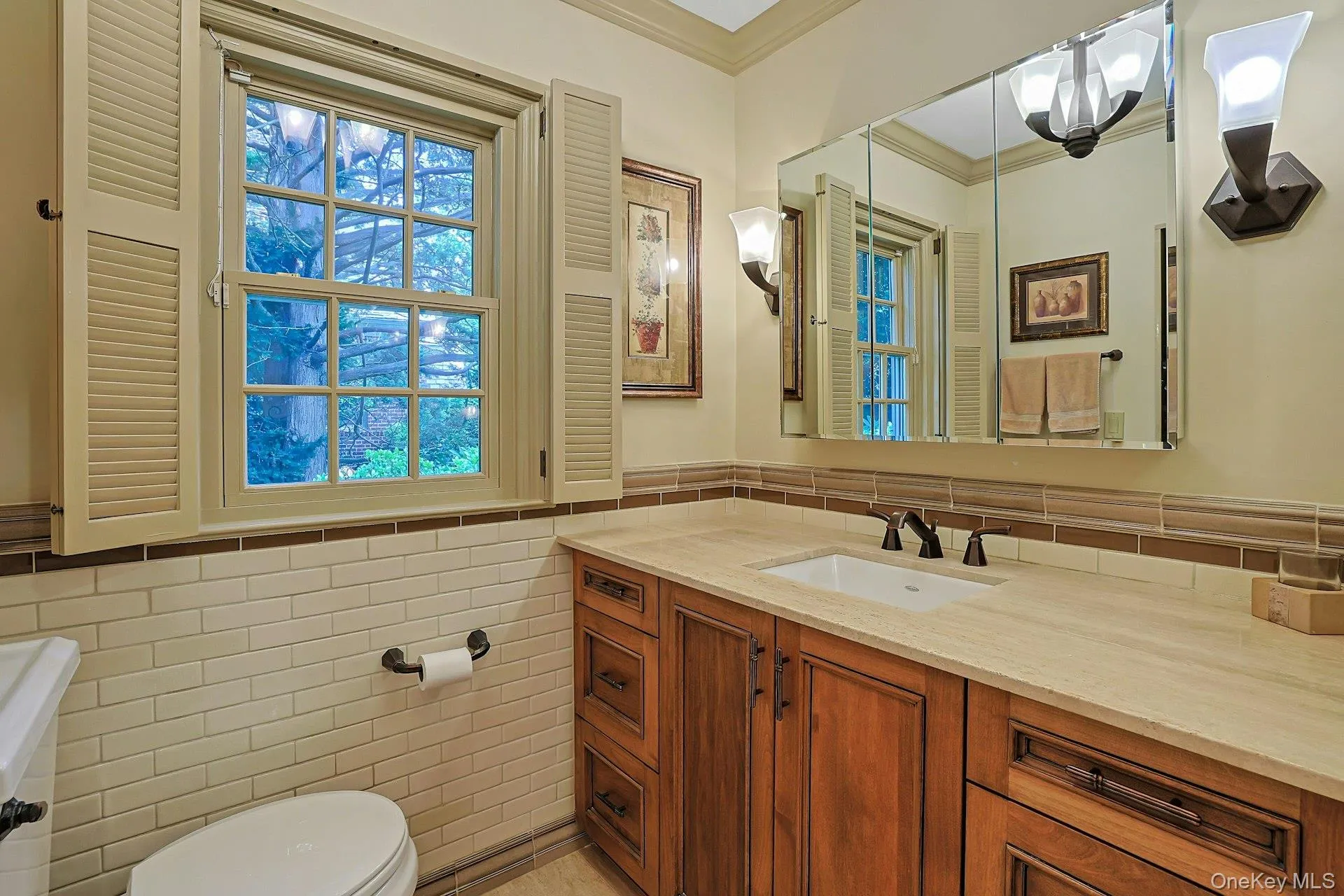 Renovated en suite full bath with shower Renovated en suite full bath with shower