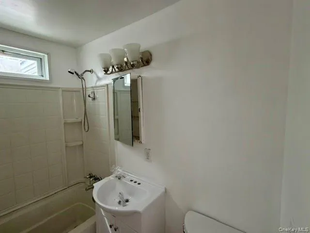 126 Flower Road, Brookhaven, NY, 4 Bedrooms Bedrooms, 6 Rooms Rooms,1 BathroomBathrooms,Residential Lease,For Rent,Flower,0,1013241 126 Flower Road, Brookhaven, NY, 4 Bedrooms Bedrooms, 6 Rooms Rooms,1 BathroomBathrooms,Residential Lease,For Rent,Flower,0,1013241