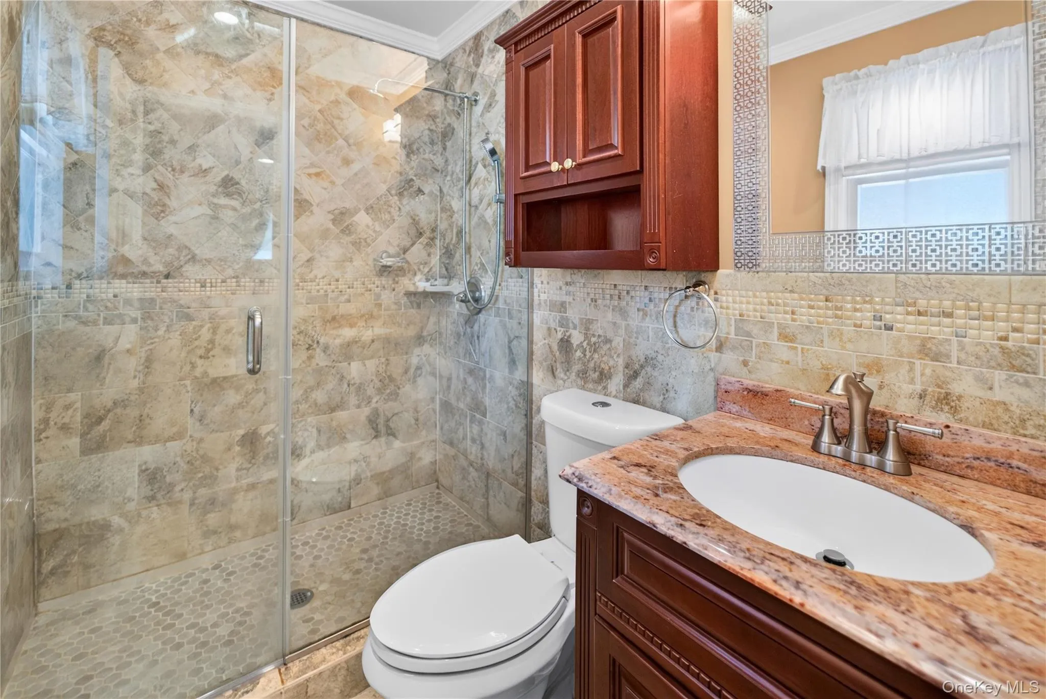 Primary Bedroom en-suite Bathroom Primary Bedroom en-suite Bathroom