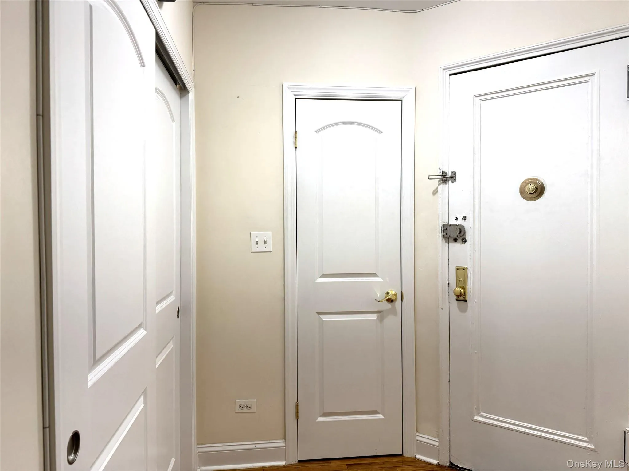 141-35 79th Avenue, New York, NY, 1 Bedroom Bedrooms, 3 Rooms Rooms,1 BathroomBathrooms,Residential,For Rent,79th,0,1013243 141-35 79th Avenue, New York, NY, 1 Bedroom Bedrooms, 3 Rooms Rooms,1 BathroomBathrooms,Residential,For Rent,79th,0,1013243