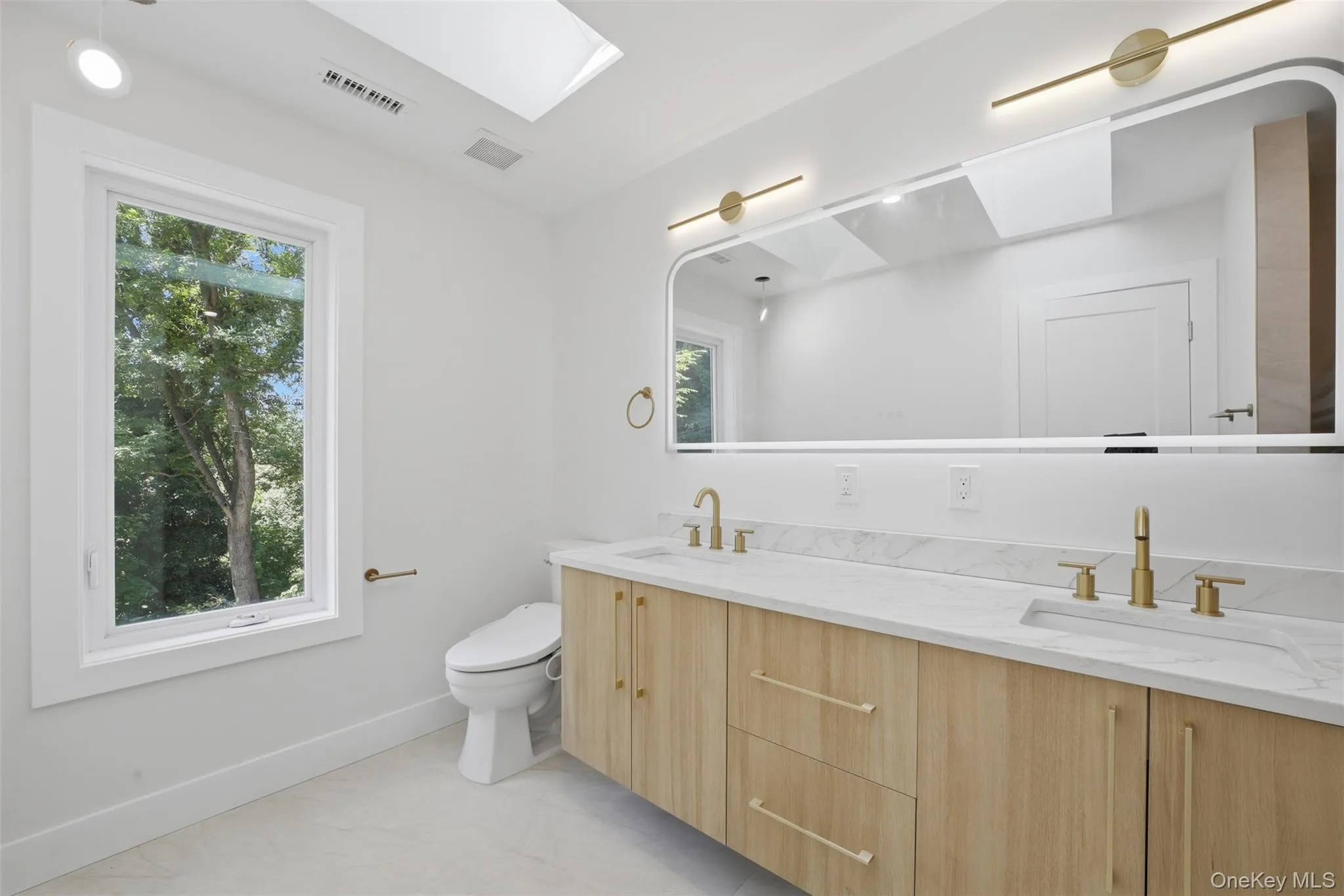 42 Euclid Avenue, Greenburgh, NY, 4 Bedrooms Bedrooms, 11 Rooms Rooms,4 BathroomsBathrooms,Residential,For Rent,Euclid,0,1013250 42 Euclid Avenue, Greenburgh, NY, 4 Bedrooms Bedrooms, 11 Rooms Rooms,4 BathroomsBathrooms,Residential,For Rent,Euclid,0,1013250