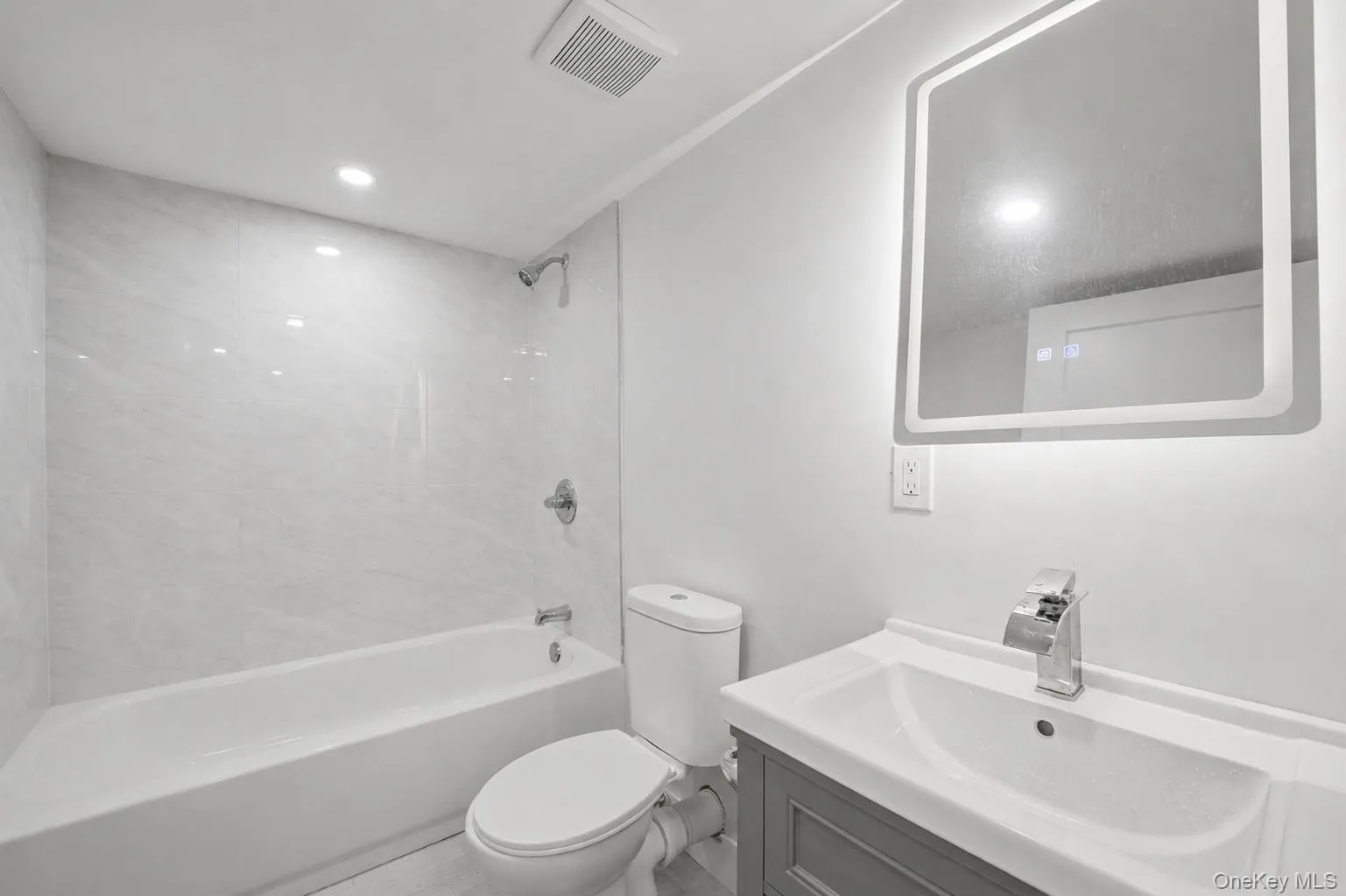 42 Euclid Avenue, Greenburgh, NY, 4 Bedrooms Bedrooms, 11 Rooms Rooms,4 BathroomsBathrooms,Residential,For Rent,Euclid,0,1013250 42 Euclid Avenue, Greenburgh, NY, 4 Bedrooms Bedrooms, 11 Rooms Rooms,4 BathroomsBathrooms,Residential,For Rent,Euclid,0,1013250