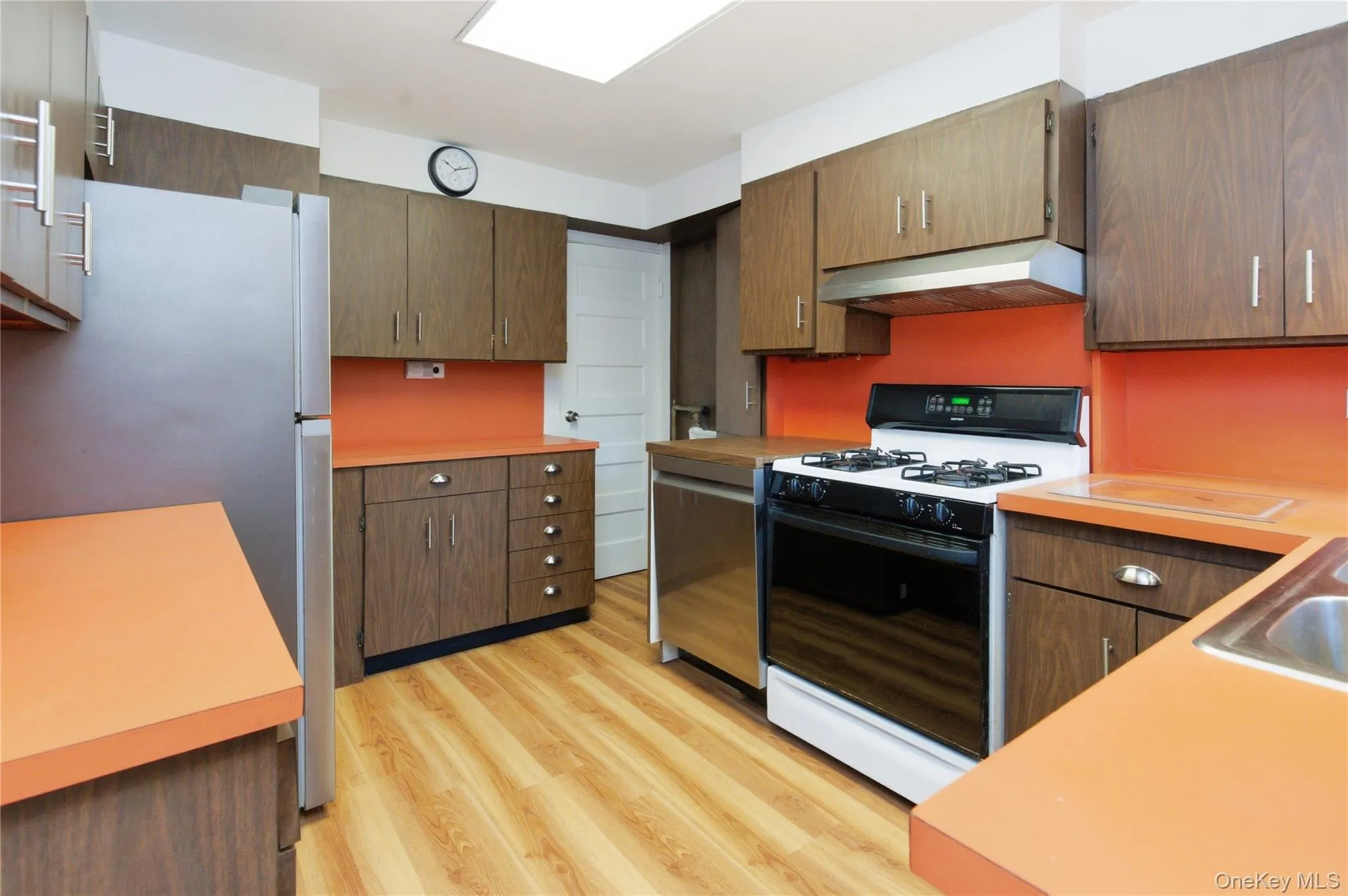 82 Quinby Avenue, White Plains, NY, 4 Bedrooms Bedrooms, 9 Rooms Rooms,1 BathroomBathrooms,Residential Lease,For Rent,Quinby,0,KEY1013251 82 Quinby Avenue, White Plains, NY, 4 Bedrooms Bedrooms, 9 Rooms Rooms,1 BathroomBathrooms,Residential Lease,For Rent,Quinby,0,KEY1013251
