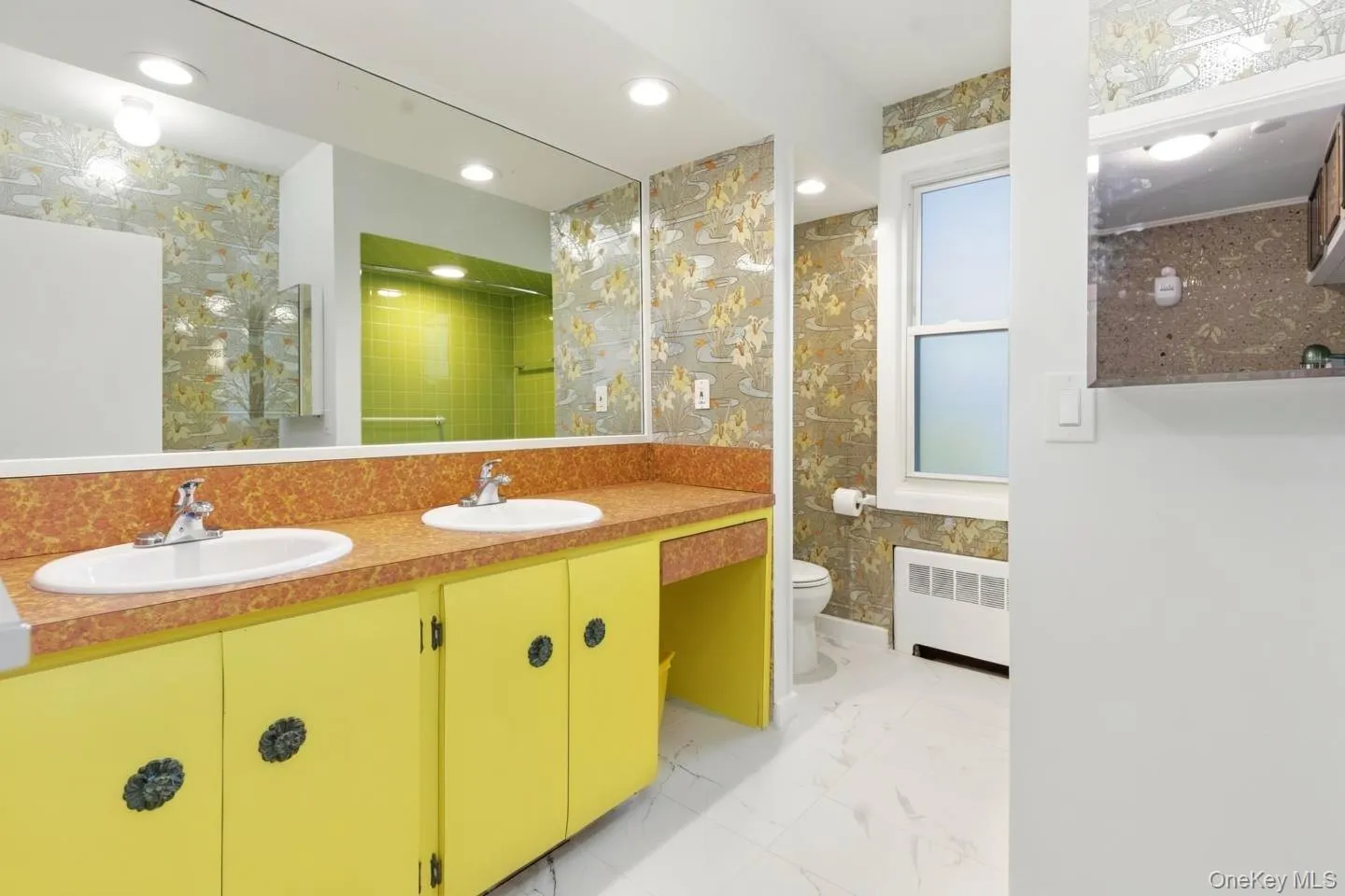 Spacious upstairs bath with dual sinks, ample cabinetry, and plenty of room for busy mornings. Spacious upstairs bath with dual sinks, ample cabinetry, and plenty of room for busy mornings.