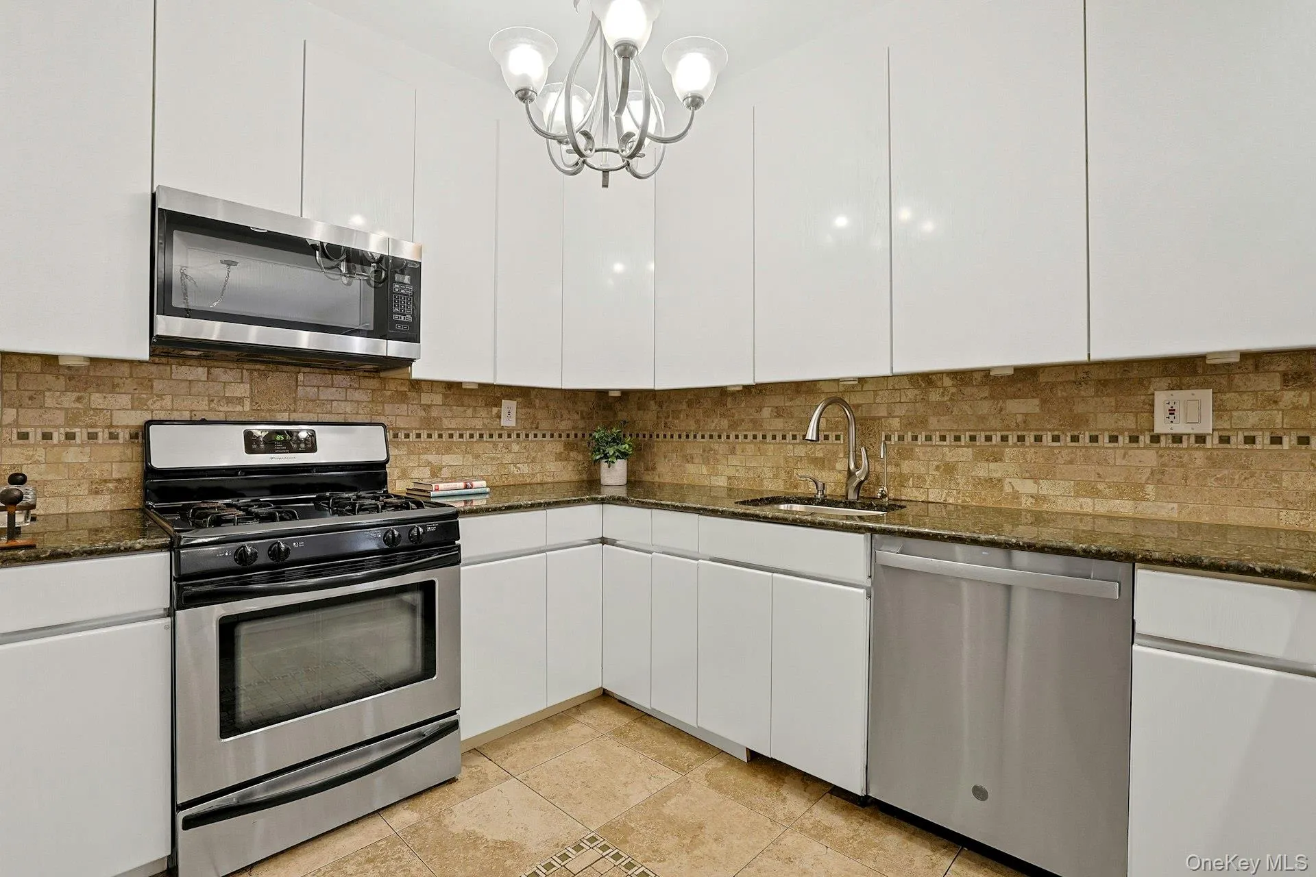 1255 North Avenue, New Rochelle, NY, 2 Bedrooms Bedrooms, 5 Rooms Rooms,2 BathroomsBathrooms,Residential,For Rent,North,0,1013253 1255 North Avenue, New Rochelle, NY, 2 Bedrooms Bedrooms, 5 Rooms Rooms,2 BathroomsBathrooms,Residential,For Rent,North,0,1013253