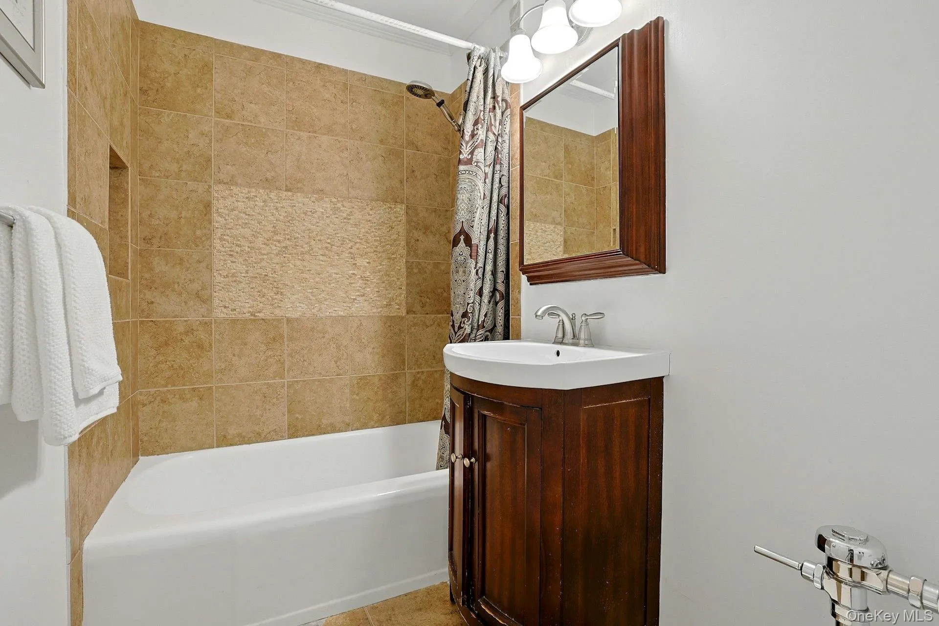1255 North Avenue, New Rochelle, NY, 2 Bedrooms Bedrooms, 5 Rooms Rooms,2 BathroomsBathrooms,Residential,For Rent,North,0,1013253 1255 North Avenue, New Rochelle, NY, 2 Bedrooms Bedrooms, 5 Rooms Rooms,2 BathroomsBathrooms,Residential,For Rent,North,0,1013253