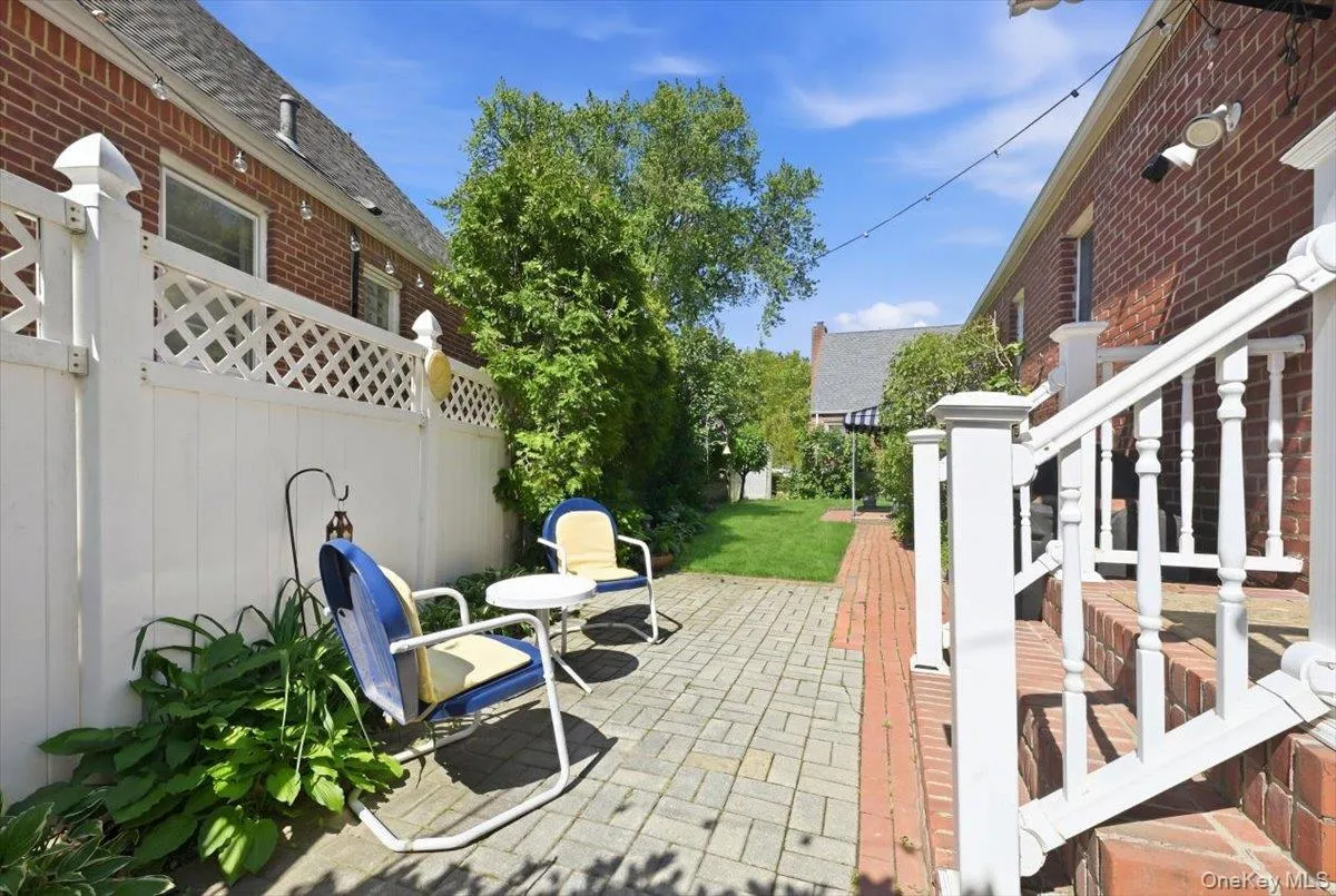 656 5th Avenue, Hempstead, NY, 3 Bedrooms Bedrooms, 7 Rooms Rooms,2 BathroomsBathrooms,Residential,For Rent,5th,0,1013254 656 5th Avenue, Hempstead, NY, 3 Bedrooms Bedrooms, 7 Rooms Rooms,2 BathroomsBathrooms,Residential,For Rent,5th,0,1013254