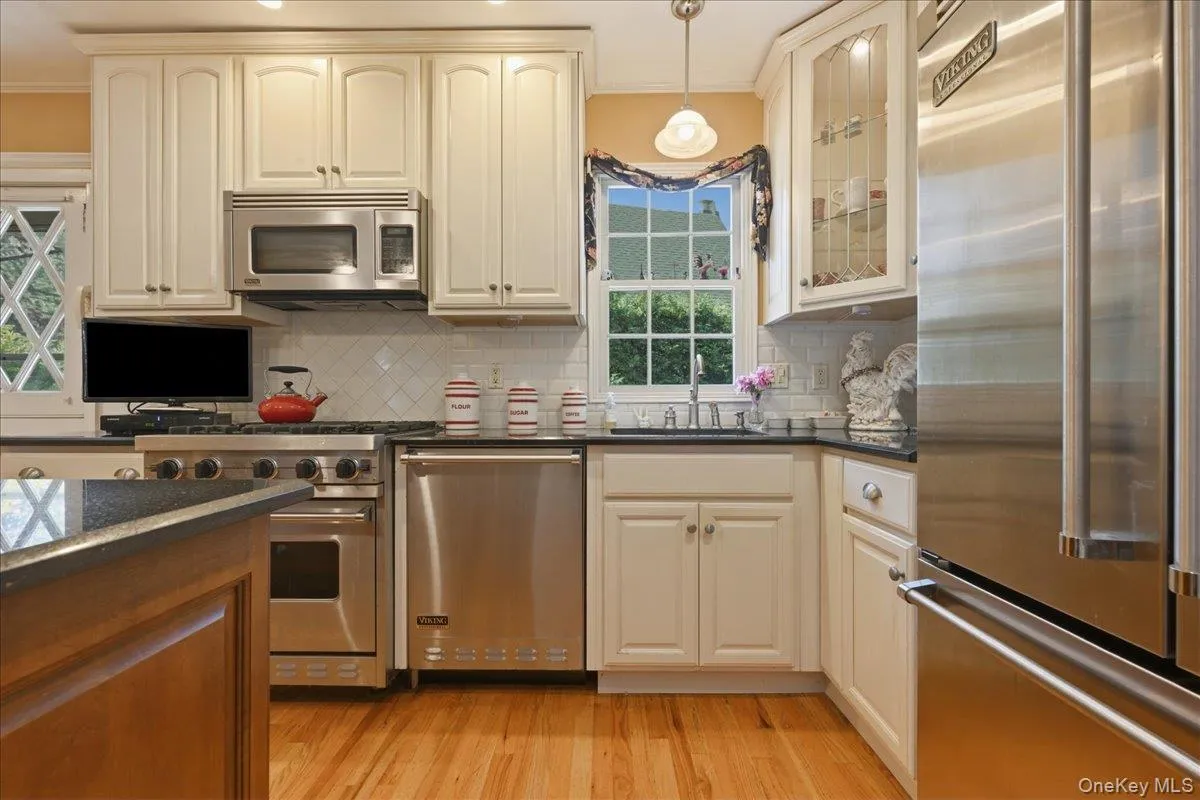 656 5th Avenue, Hempstead, NY, 3 Bedrooms Bedrooms, 7 Rooms Rooms,2 BathroomsBathrooms,Residential,For Rent,5th,0,1013254 656 5th Avenue, Hempstead, NY, 3 Bedrooms Bedrooms, 7 Rooms Rooms,2 BathroomsBathrooms,Residential,For Rent,5th,0,1013254