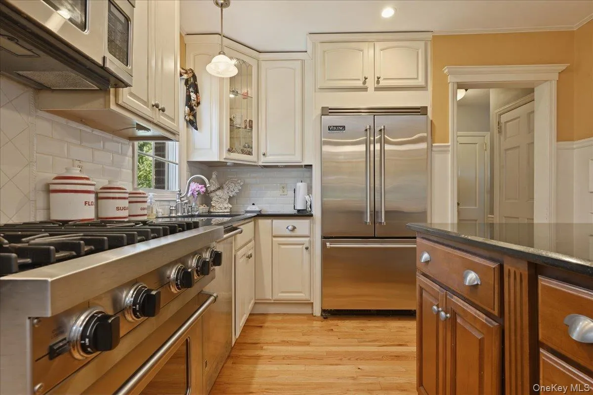 656 5th Avenue, Hempstead, NY, 3 Bedrooms Bedrooms, 7 Rooms Rooms,2 BathroomsBathrooms,Residential,For Rent,5th,0,1013254 656 5th Avenue, Hempstead, NY, 3 Bedrooms Bedrooms, 7 Rooms Rooms,2 BathroomsBathrooms,Residential,For Rent,5th,0,1013254