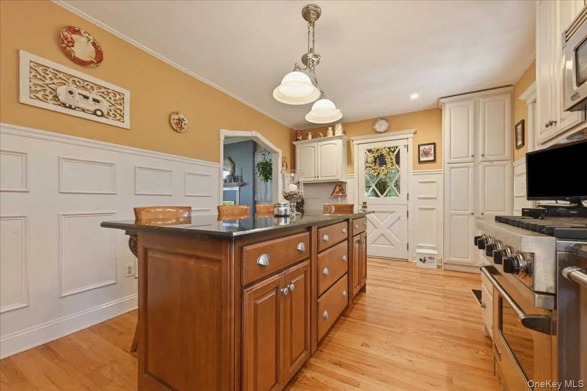 656 5th Avenue, Hempstead, NY, 3 Bedrooms Bedrooms, 7 Rooms Rooms,2 BathroomsBathrooms,Residential,For Rent,5th,0,1013254 656 5th Avenue, Hempstead, NY, 3 Bedrooms Bedrooms, 7 Rooms Rooms,2 BathroomsBathrooms,Residential,For Rent,5th,0,1013254