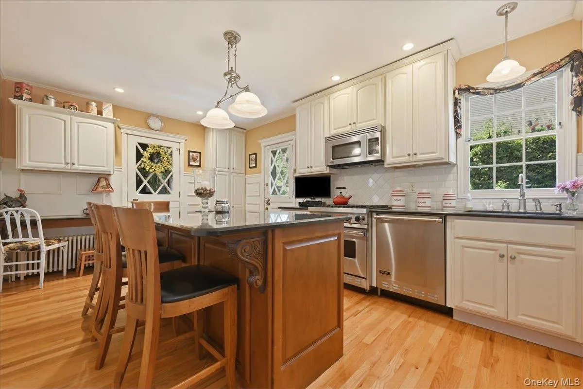 656 5th Avenue, Hempstead, NY, 3 Bedrooms Bedrooms, 7 Rooms Rooms,2 BathroomsBathrooms,Residential,For Rent,5th,0,1013254 656 5th Avenue, Hempstead, NY, 3 Bedrooms Bedrooms, 7 Rooms Rooms,2 BathroomsBathrooms,Residential,For Rent,5th,0,1013254