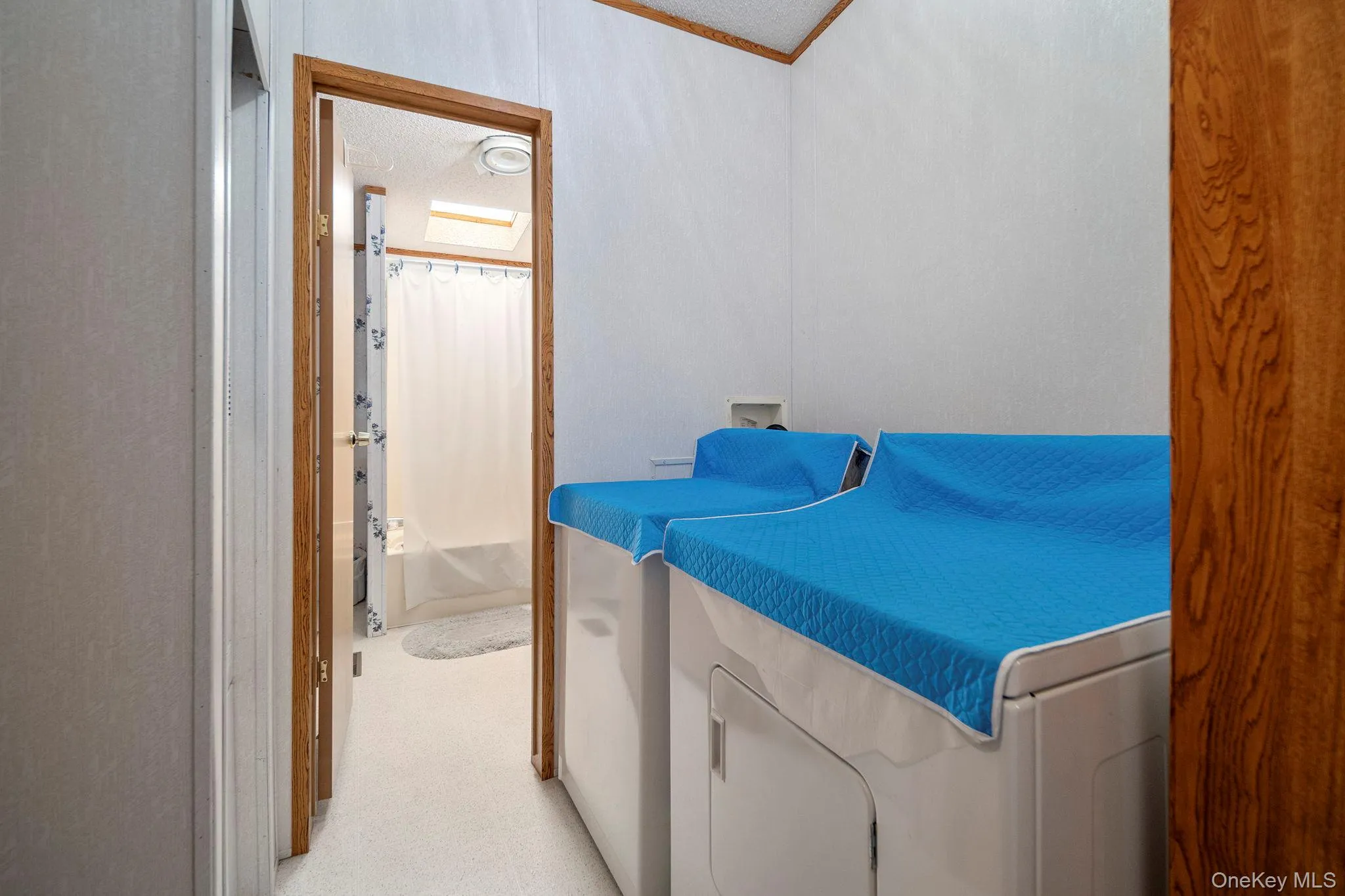 127 Grassy Road, Out Of Area, NY, 3 Bedrooms Bedrooms, 8 Rooms Rooms,2 BathroomsBathrooms,Residential,For Rent,Grassy,0,1013256 127 Grassy Road, Out Of Area, NY, 3 Bedrooms Bedrooms, 8 Rooms Rooms,2 BathroomsBathrooms,Residential,For Rent,Grassy,0,1013256