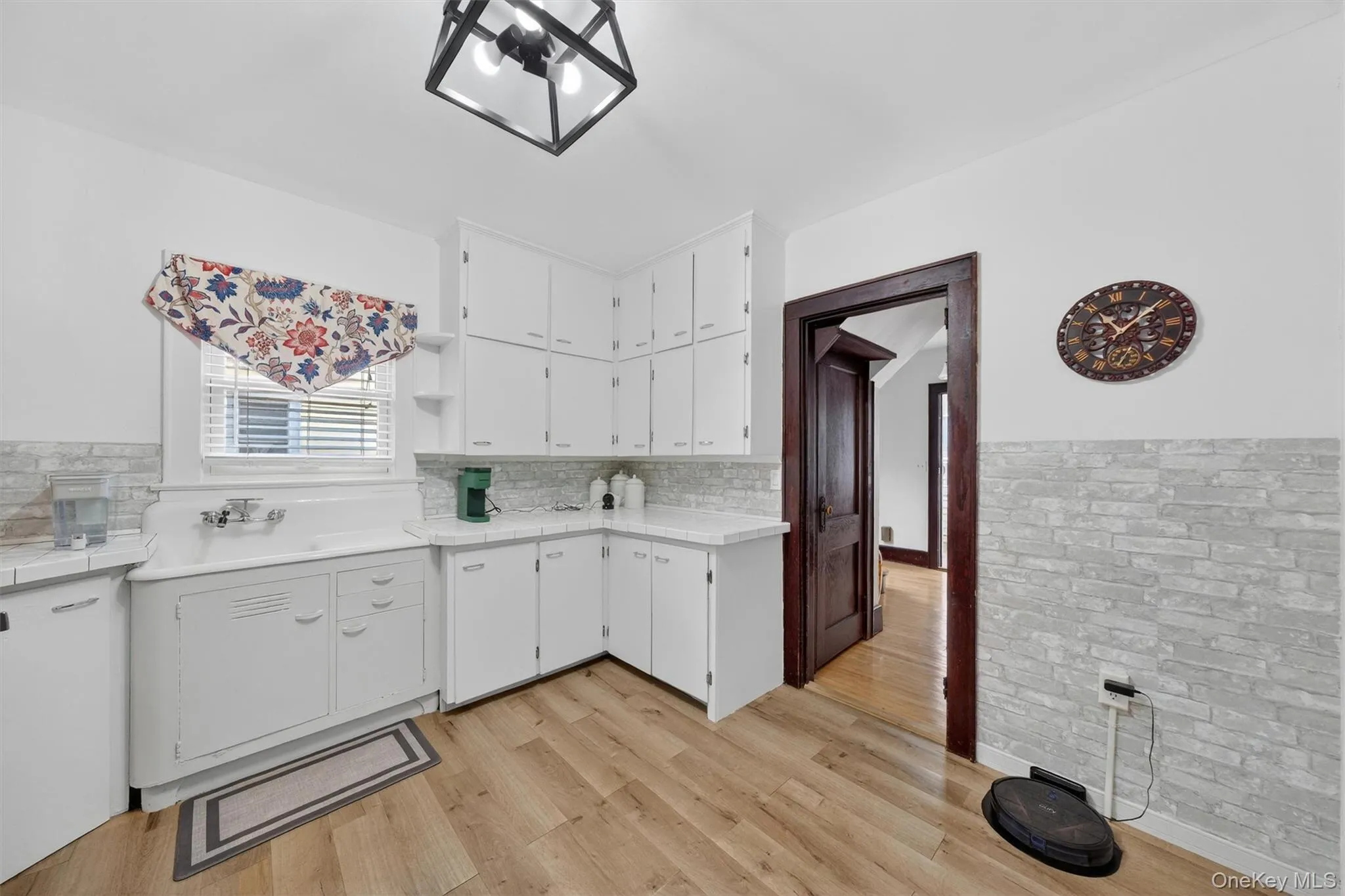 11 Columbia Avenue, Middletown, NY, 3 Bedrooms Bedrooms, 6 Rooms Rooms,1 BathroomBathrooms,Residential,For Rent,Columbia,0,1013260 11 Columbia Avenue, Middletown, NY, 3 Bedrooms Bedrooms, 6 Rooms Rooms,1 BathroomBathrooms,Residential,For Rent,Columbia,0,1013260