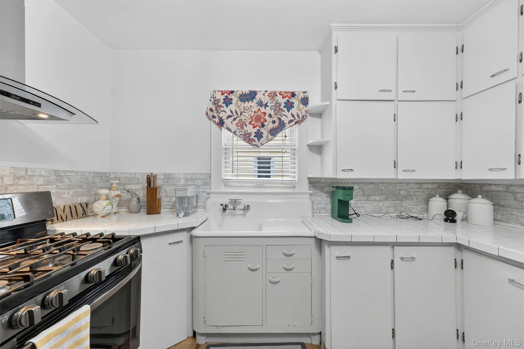 11 Columbia Avenue, Middletown, NY, 3 Bedrooms Bedrooms, 6 Rooms Rooms,1 BathroomBathrooms,Residential,For Rent,Columbia,0,1013260 11 Columbia Avenue, Middletown, NY, 3 Bedrooms Bedrooms, 6 Rooms Rooms,1 BathroomBathrooms,Residential,For Rent,Columbia,0,1013260