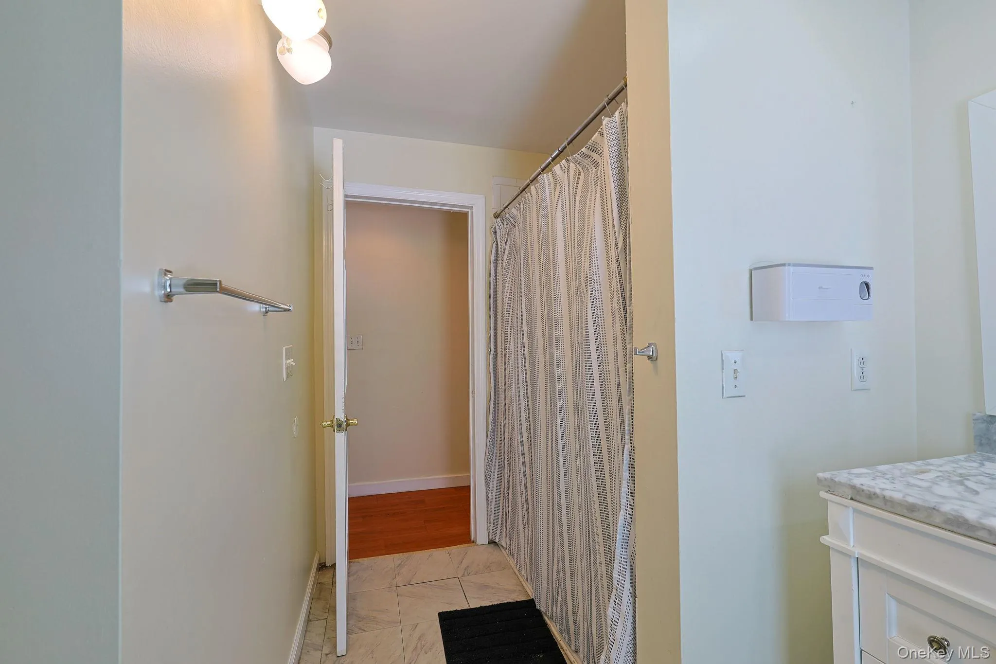 22 Valley Avenue, Woodbury, NY, 3 Bedrooms Bedrooms, 8 Rooms Rooms,2 BathroomsBathrooms,Residential,For Rent,Valley,0,1013266 22 Valley Avenue, Woodbury, NY, 3 Bedrooms Bedrooms, 8 Rooms Rooms,2 BathroomsBathrooms,Residential,For Rent,Valley,0,1013266