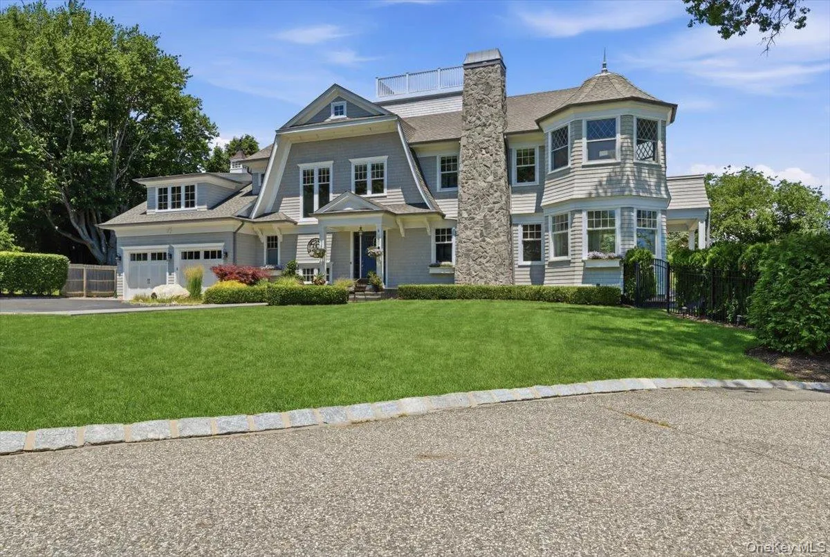 Beautiful Front Exterior Beautiful Front Exterior