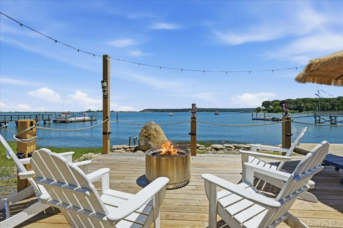 Harborfront Deck Harborfront Deck